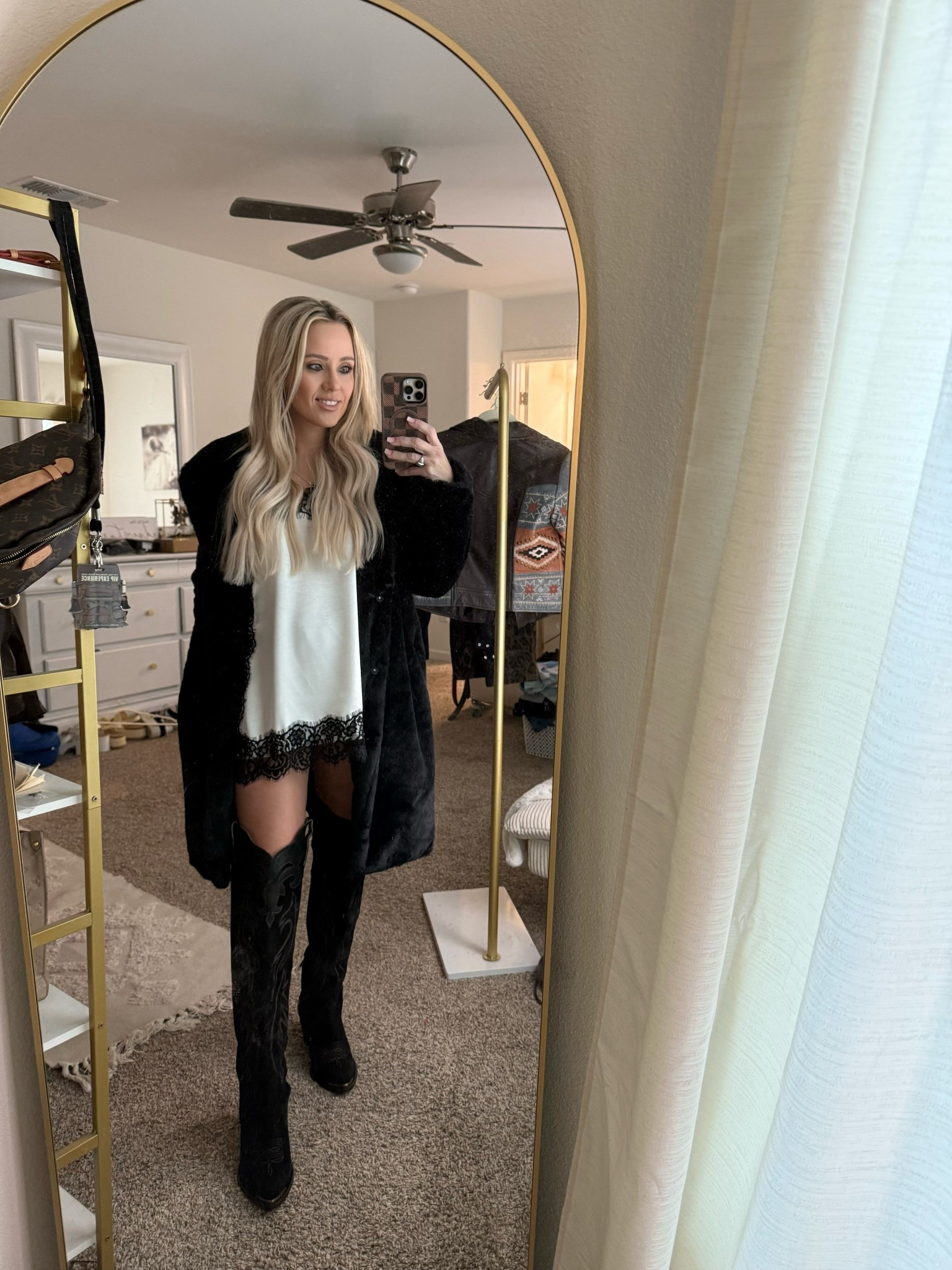 Wore this out to the bar and it was SUCH a vibe 🖤

Bar outfit, but make it cozy 🤍 Faux fur jacket + lace-trim top = the perfect night-out combo. Wearing my Boot Barn jacket here, but I linked the Amazon version (same vibe, better price). Top is Zara, Amazon dupe linked because it’s basically identical. Obsessed. 🤍 #AmazonFinds #WesternFinds #CowgirlChic #NightOutLook

#LTKU #LTKHoliday #LTKootd