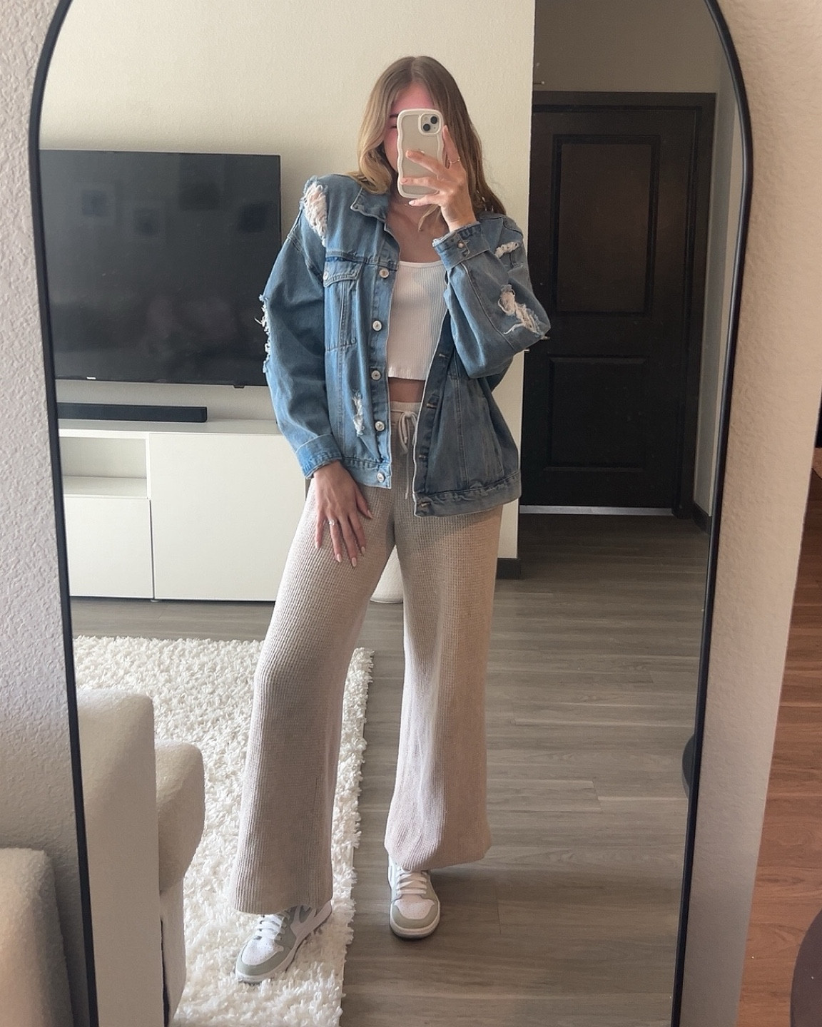 Casual out to dinner outfit, oversized denium jacket, seafoam green nikes, and the most comfortable & soft pants ever from Aerie! 

#LTKSeasonal