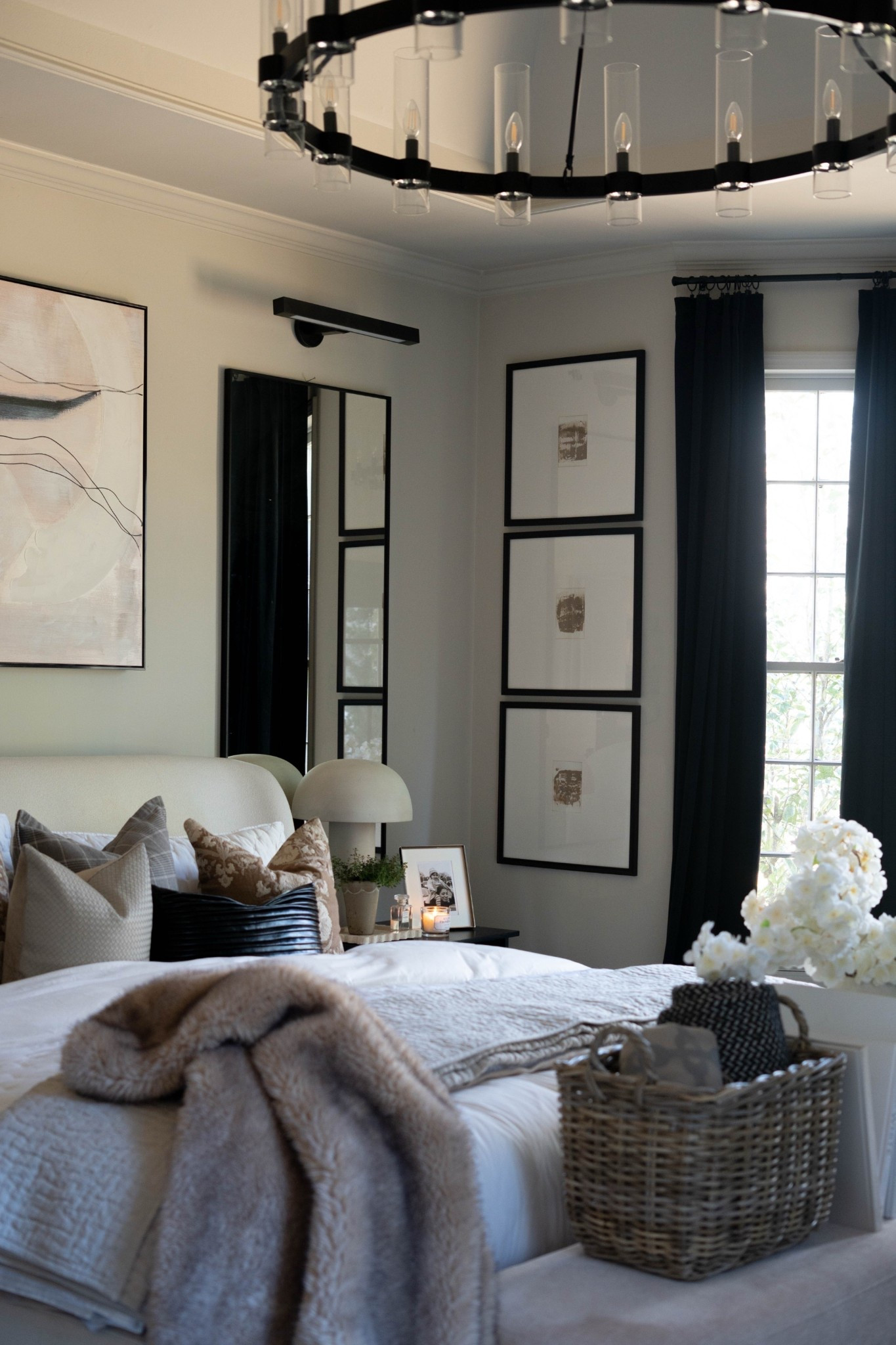 Eeekkk!! Guys!! Spring has sprung early this year!! We filled it with warm textures like linen and travertine and wicker against soft linen, silky soft bamboo bedding… and then, the over the top spring infusion comes with blossoms, herbs, embroidered pillows, and loads of garden inspired books! XxV 



#LTKHome #LTKSpringSale #LTKSeasonal