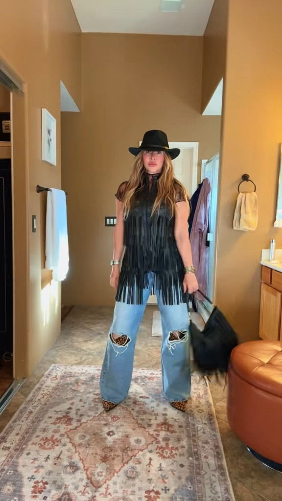 Find the exact Daisy Leather Vest @
"The Turquoise Tractor"
Regular price $298
 

#LTKSeasonal #LTKgrwm