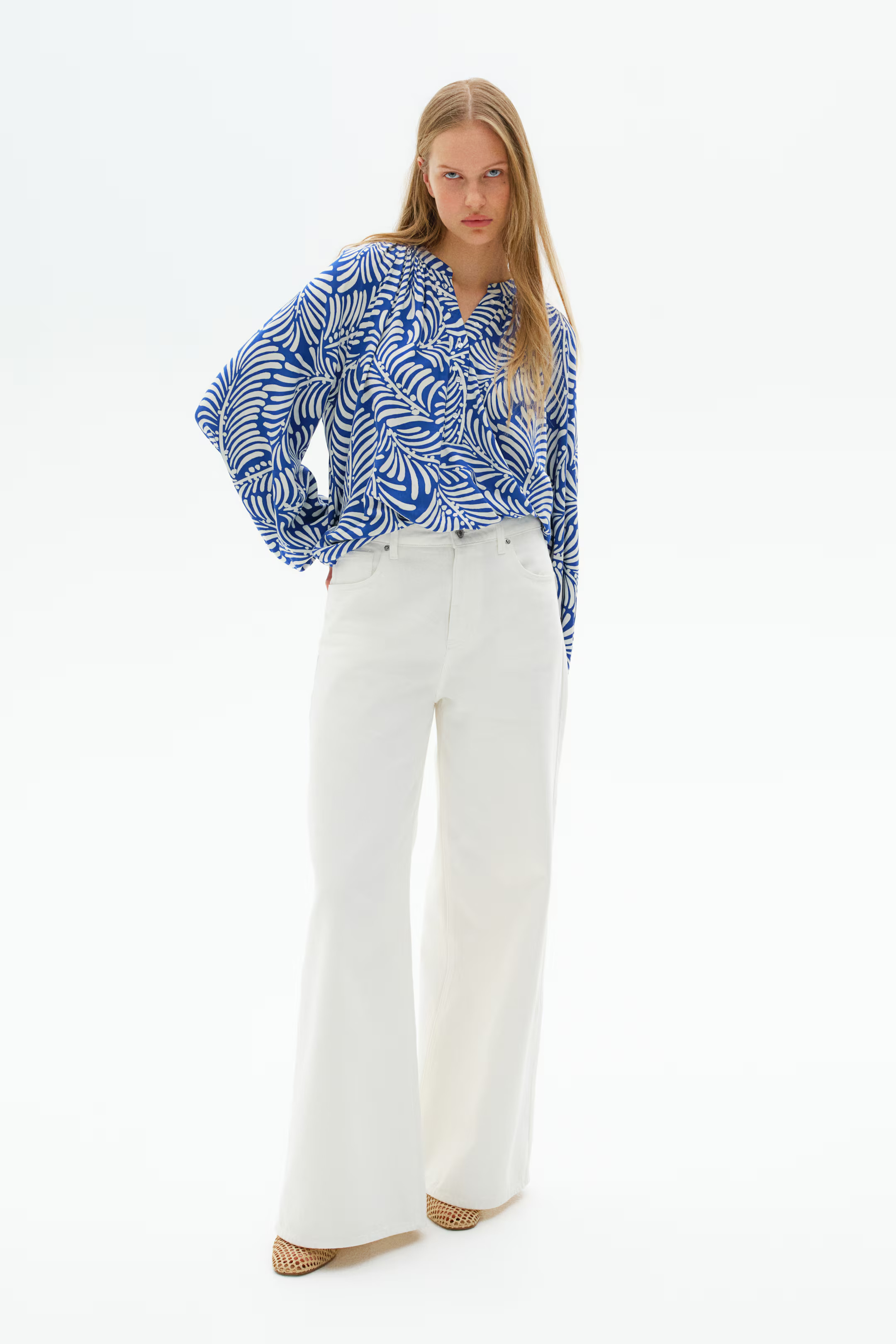 Blouse met ballonmouwen - Helderblauw/wit dessin - DAMES | H&M NL | H&M (DE, AT, CH, NL, FI)