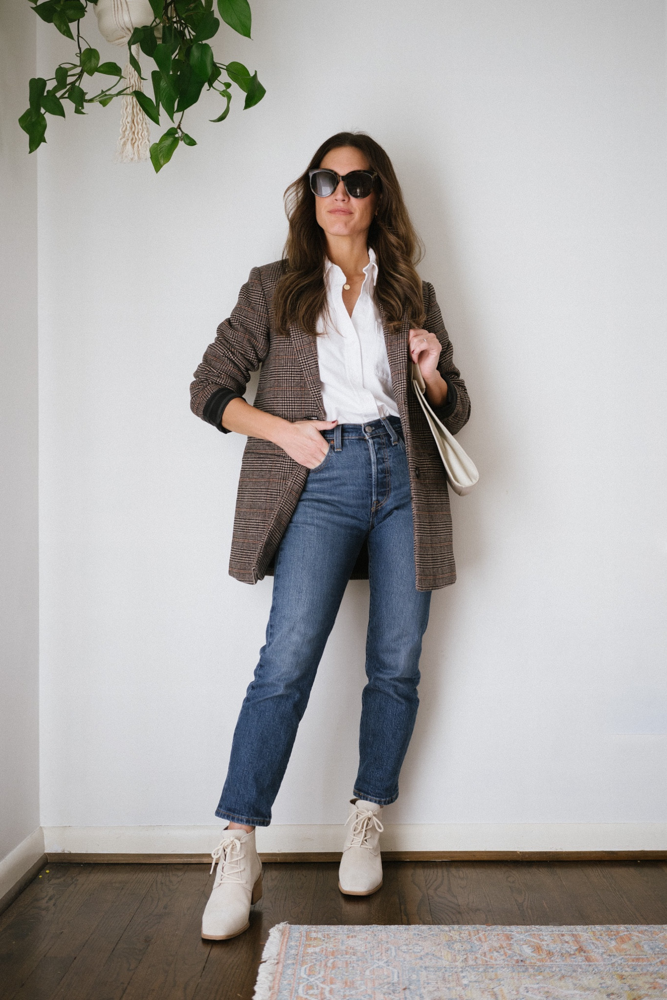 Monday’s Outfit 11/7

Everlane White Button Down fits TTS, wearing size 0. Abercrombie blazer coat fits TTS, wearing the XSR. Levi’s 501 cropped, I took my smaller size, 24. Wilder Posey Boot, code ASHLEYBOOTS20. Able bag, 40% off with code ASHLEYHOLIDAY40. Nordstrom BP sunglasses

#LTKSeasonal #LTKsalealert #LTKfit