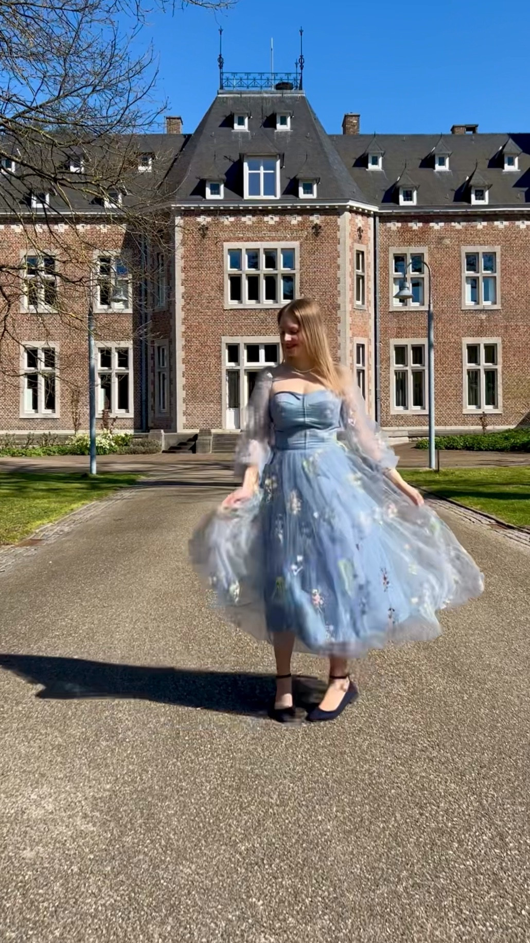 Just a princess and her castle 🏰👸🏼

Dress by @retrostage_official AD 

#princess #castle #princessdress #momof4 #vintage

#LTKstyletip #LTKdresses #LTKwedding