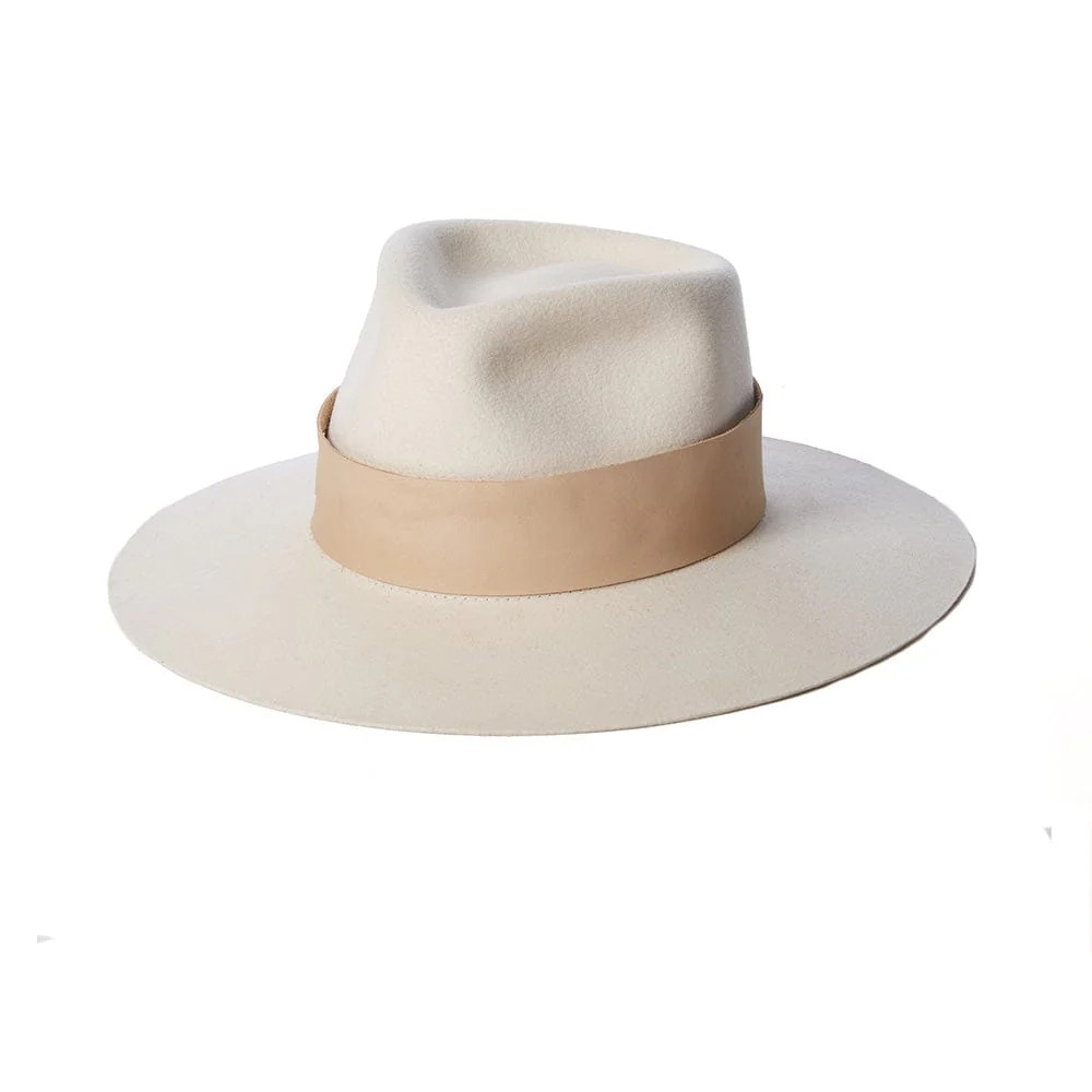 Carter | Janessa Leone