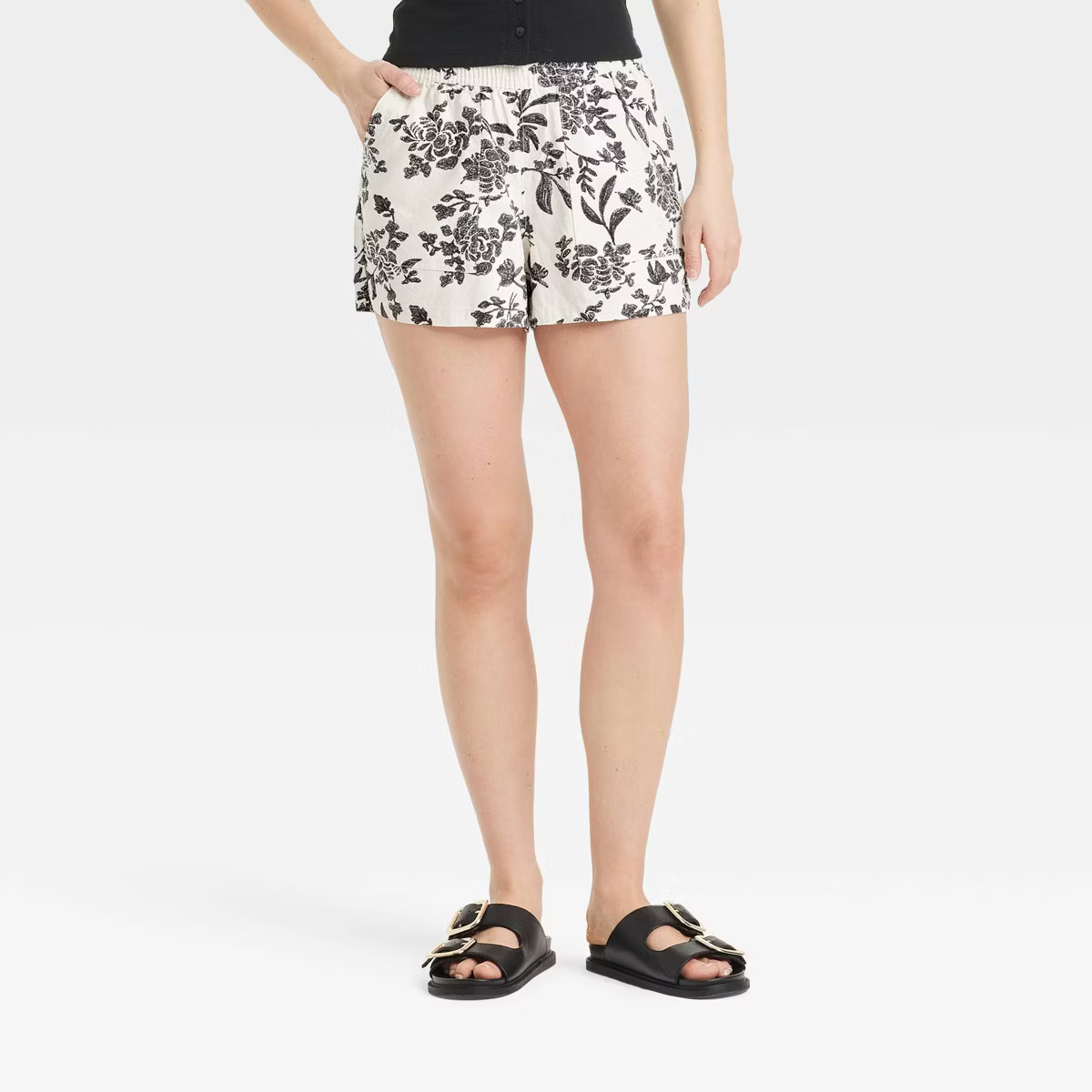 Women's Mid-Rise Linen Pull-On Shorts - Universal Thread™ | Target