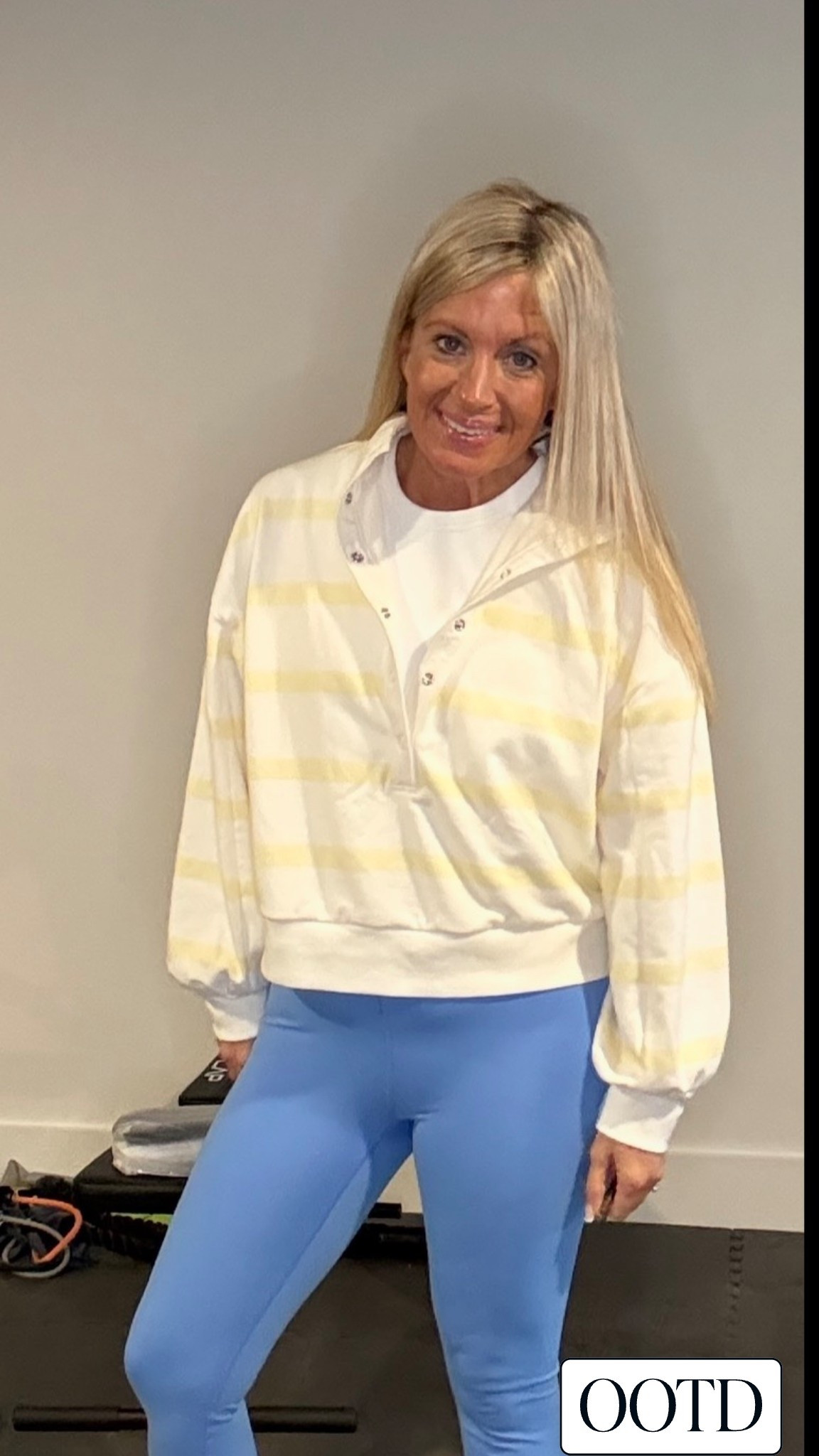 Workout 🏋️ OOTD on deal- leggings, sleeveless tank with built in sports bra, and sweatshirt all on deal.  Fit is TTS wearing XS leggings, small white ribbed top and XS sweatshirt.  Morning Workout of the day Shop the 🔗. #ad@Target 
Today’s workout 🚴‍♀️ 20 Minute Spin + Triceps Burn

Warm Up (3 minutes)
	•	Easy spin
	•	Light resistance
	•	Gradually increase pace

⸻

🔥 Spin Intervals + Triceps

Round 1 (5 minutes)
	•	1 min moderate climb
	•	1 min fast flat
	•	1 min moderate climb
	•	1 min fast flat
	•	1 min heavy resistance climb

Triceps Set (3 rounds)
	•	12 Overhead tricep extensions
	•	12 Tricep kickbacks
	•	10 Close-grip pushups
	•	30 sec bench dips

⸻

Round 2 Spin (5 minutes)
	•	30 sec sprint
	•	1 min recovery
	•	Repeat 3x
	•	Finish with 1 min heavy climb

⸻

Triceps Finisher
	•	15 Skull crushers
	•	12 Cable or band pushdowns
	•	30 sec tricep pulses


#LTKActive #LTKootd #LTKfitnessgoals