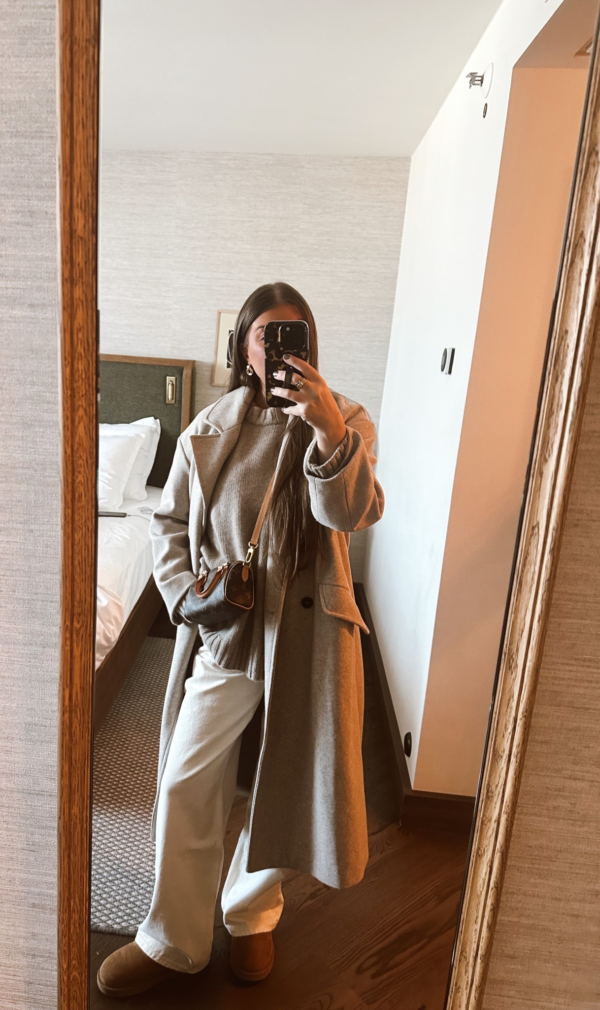 Coat is old Zara but I linked similar ones!! The slouch coat is on my wishlist! & I sized up in the free people jeans 