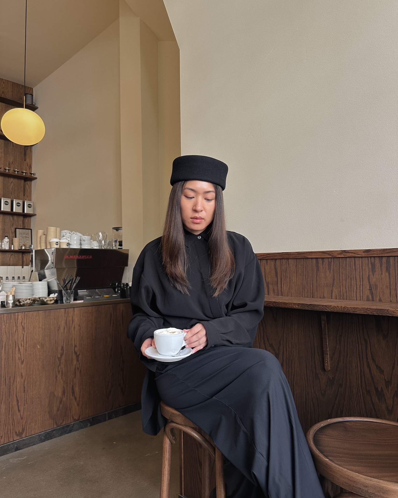 spring outfits & coffee dates made simple, comfortable, and elegant 🤎 (& always wearing my pillbox hat for that extra two inches as a 5’2 short girl) 

Outfit details 👇🏼
top: @toteme 
trousers: @reformation 
jacket: @rohe_frames 
hat: @lackofcoloraus 

🔗 Outfit specifics always linked in bio → @amandacapsulewardrobe
⸻

#capsulewardrobeblogger #petiteoutfits #mandarinjacket #minimaliststyle #quietluxurystyle