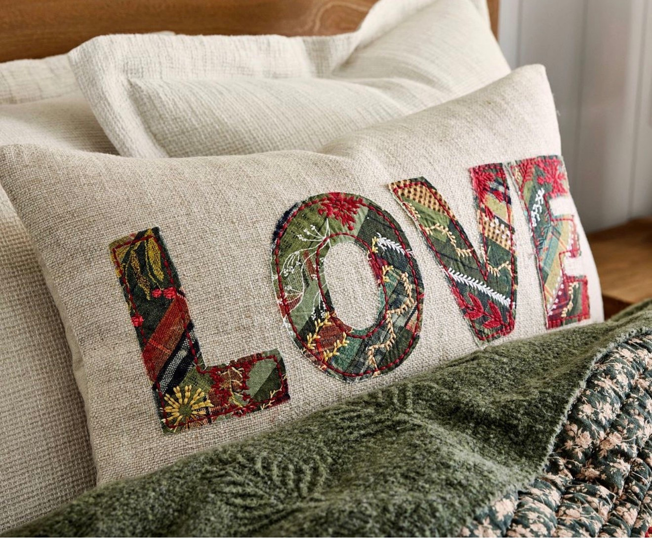Love Patchwork Lumbar Pillow

Made of 100% cotton linen.
Yarn-dyed fiber has incredibly rich color that holds its vibrancy over time.


#LTKHome #LTKHoliday #LTKSeasonal
