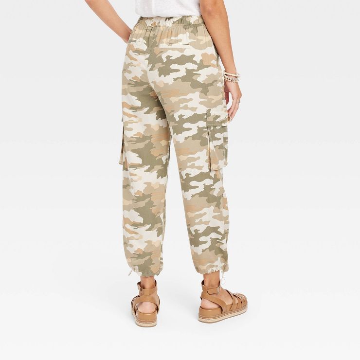 Women's High-Rise Casual Fit Soft Cargo Pants - Universal Thread™ | Target