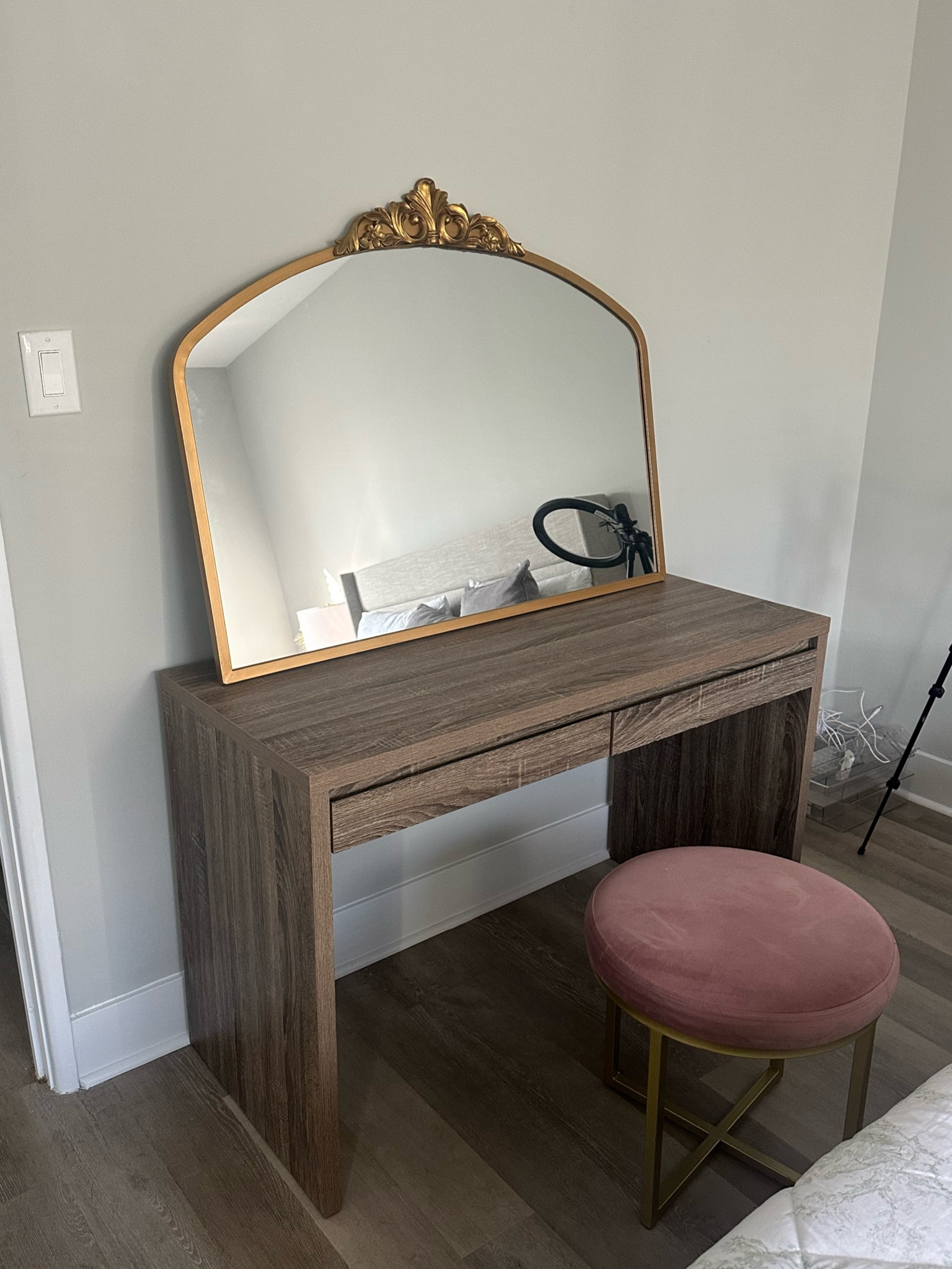 Anthropologie mirror dupe
Kirkland mirror

World market desk
Wood desk for vanity
Vanity set up 