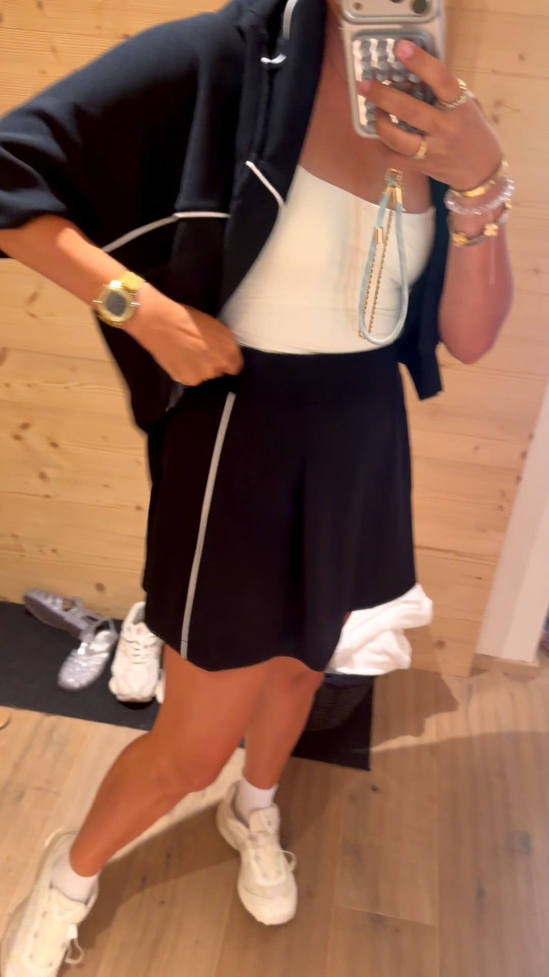 Top: large
Bottoms: medium 

Dressupbuttercup.com #dressupbuttercup #dederaad

#LTKootd #LTKmomlife #LTKSaleAlert
