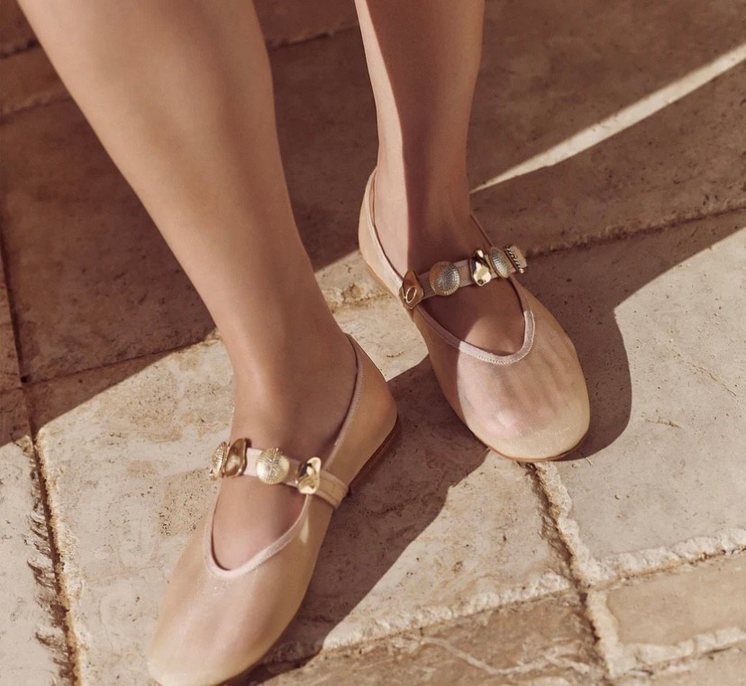 Dolce Vita Mesh Flats

#LTKTravel #LTKOver40 #LTKFindsUnder100