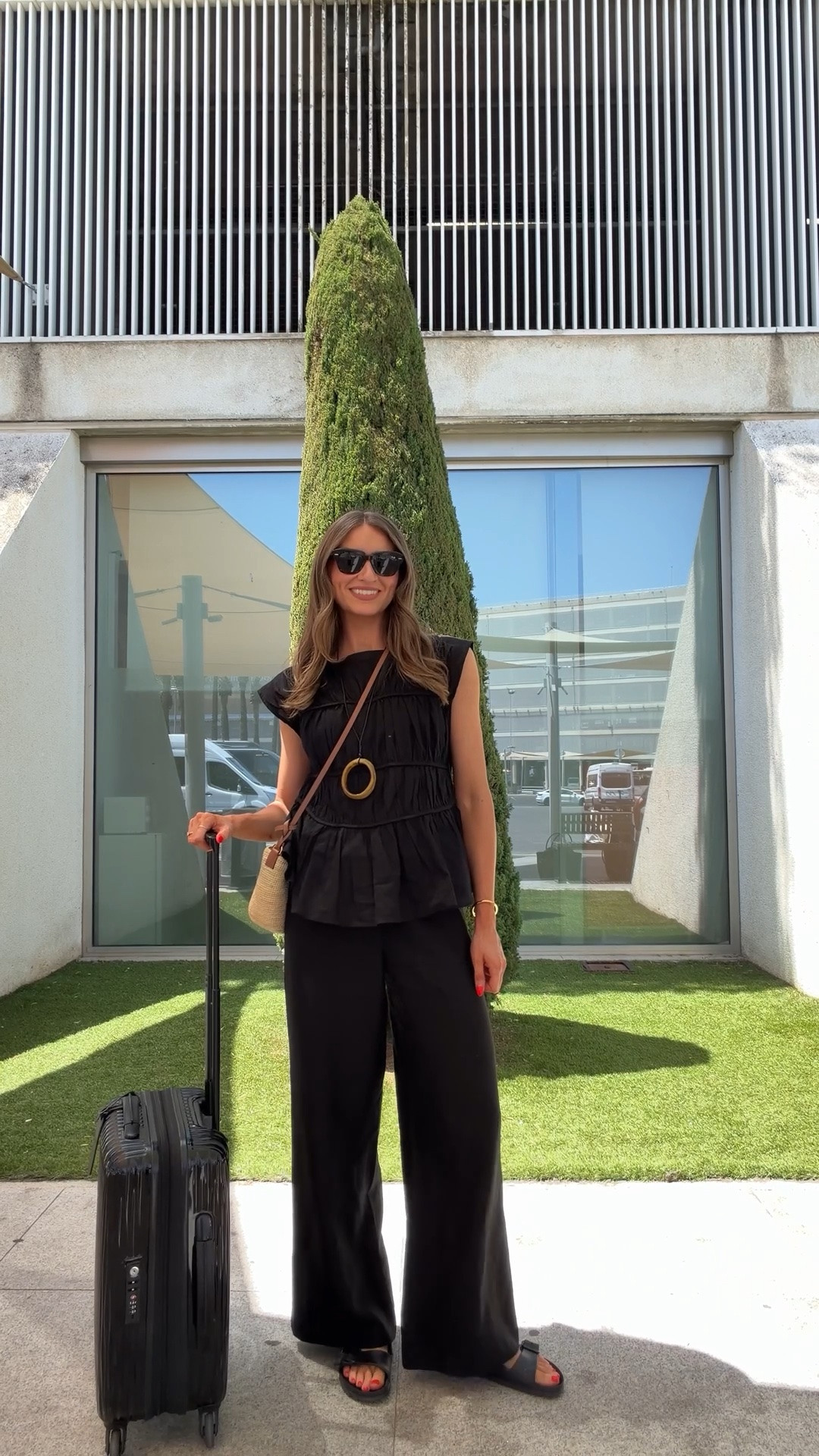 Airport outfit

DISSH top, older so similar linked 
Aritzia the lodge linen trousers, Small reg, I’m 5ft 6
Birkenstock Eva arizona sandals
Loewe raffia cross-body bag in tan 
Massimo Dutta necklace
Rayban state street sunglasses
My suitcase is from Longchamp about 7 years ago but I’ve added a slightly similar style



Airport outfit, city-break outfit, linen trousers
Loewe bag