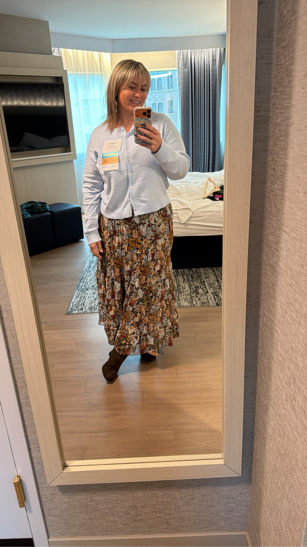 Cardigan is XL
Skirt is XXL


#LTKPlusSize #LTKWorkwear #LTKMidsize