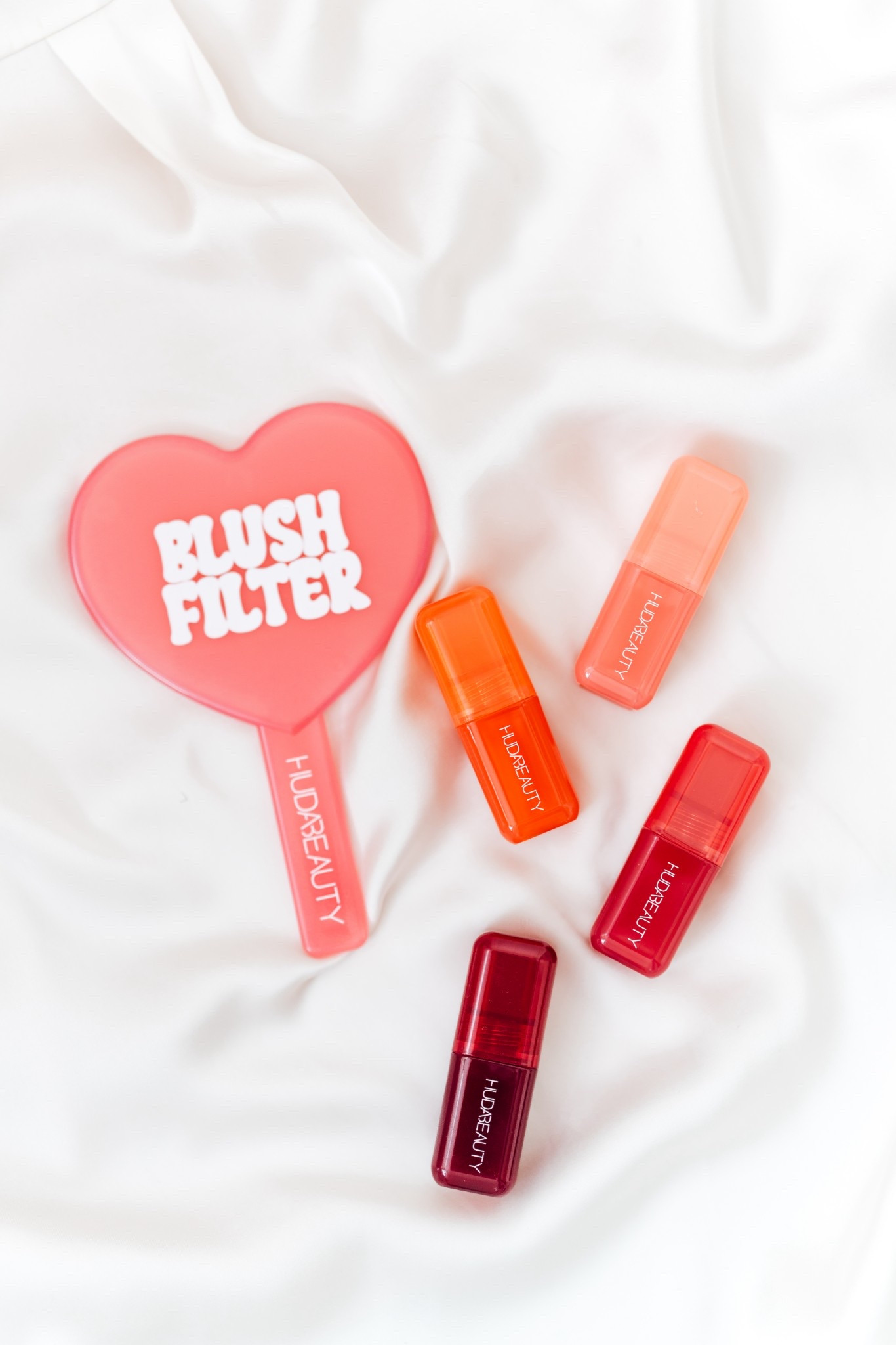 Huda Beauty blush 

#LTKStyleTip #LTKSummerEdit #LTKBeauty