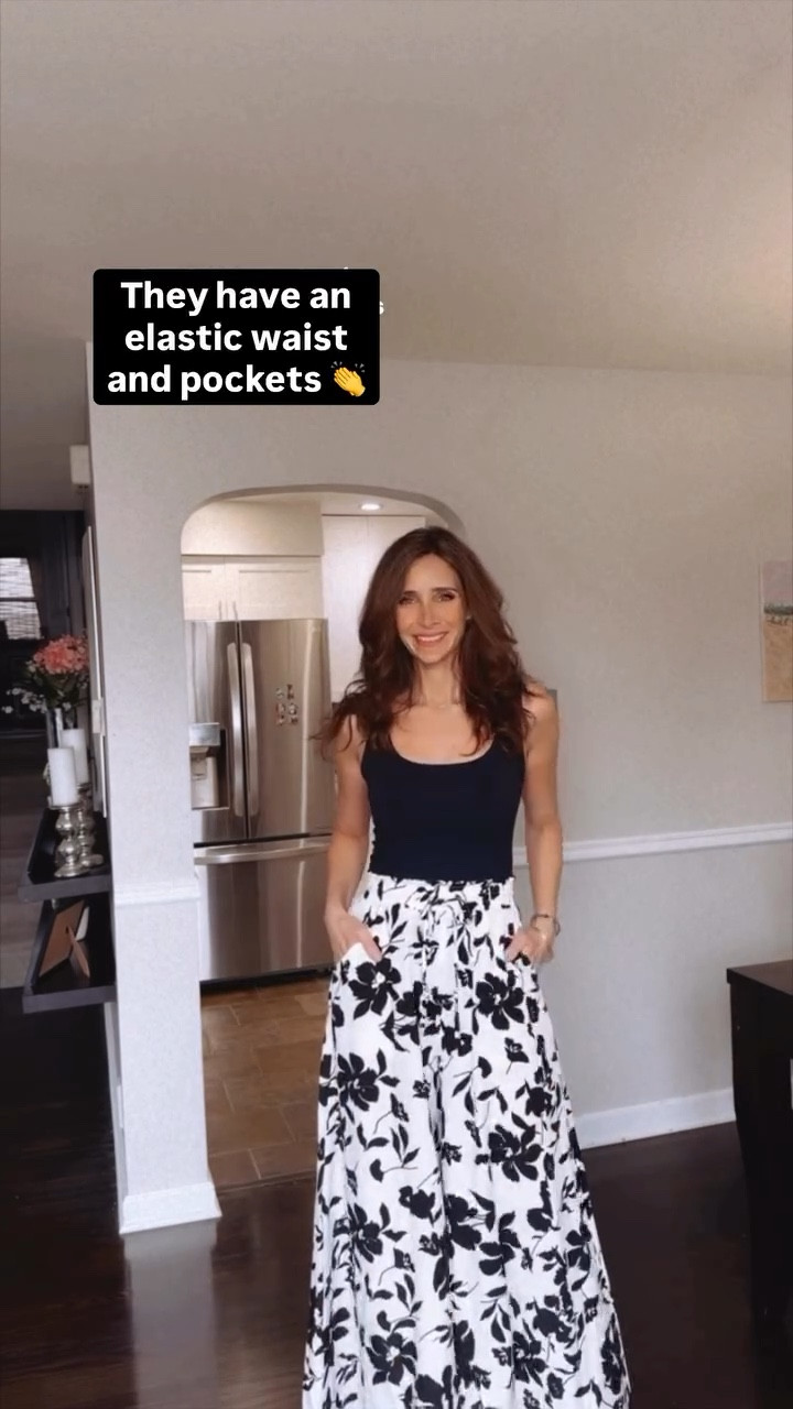 When you don’t want to wear a dress or shorts! Try these adorable flowy wide leg pants. On sale for $22‼️

Follow @lilliesandlashes and comment SHOP for a link!
(Must be following in order to receive the link)

#flowypants #floralpants #widelegpants #fortyplusstyle 

Mom over 40 style, floral pants, wide leg pants, spring outfit, summer outfit