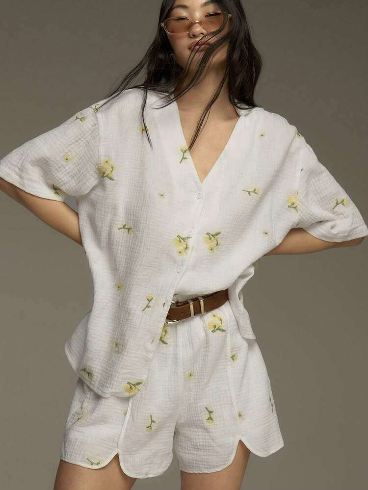 COSMINA Women's Casual Vacation 2-Piece Set, V-Neck Short Sleeve Shirt And Shorts, Floral Embroidery Design, Comfortable Fabric, White Color, Suitable For Beach Vacation, Daily Vacation, Daily Wear, Summer Ladies Casual 2-Piece Set Women's Summer Co Ord | SHEIN