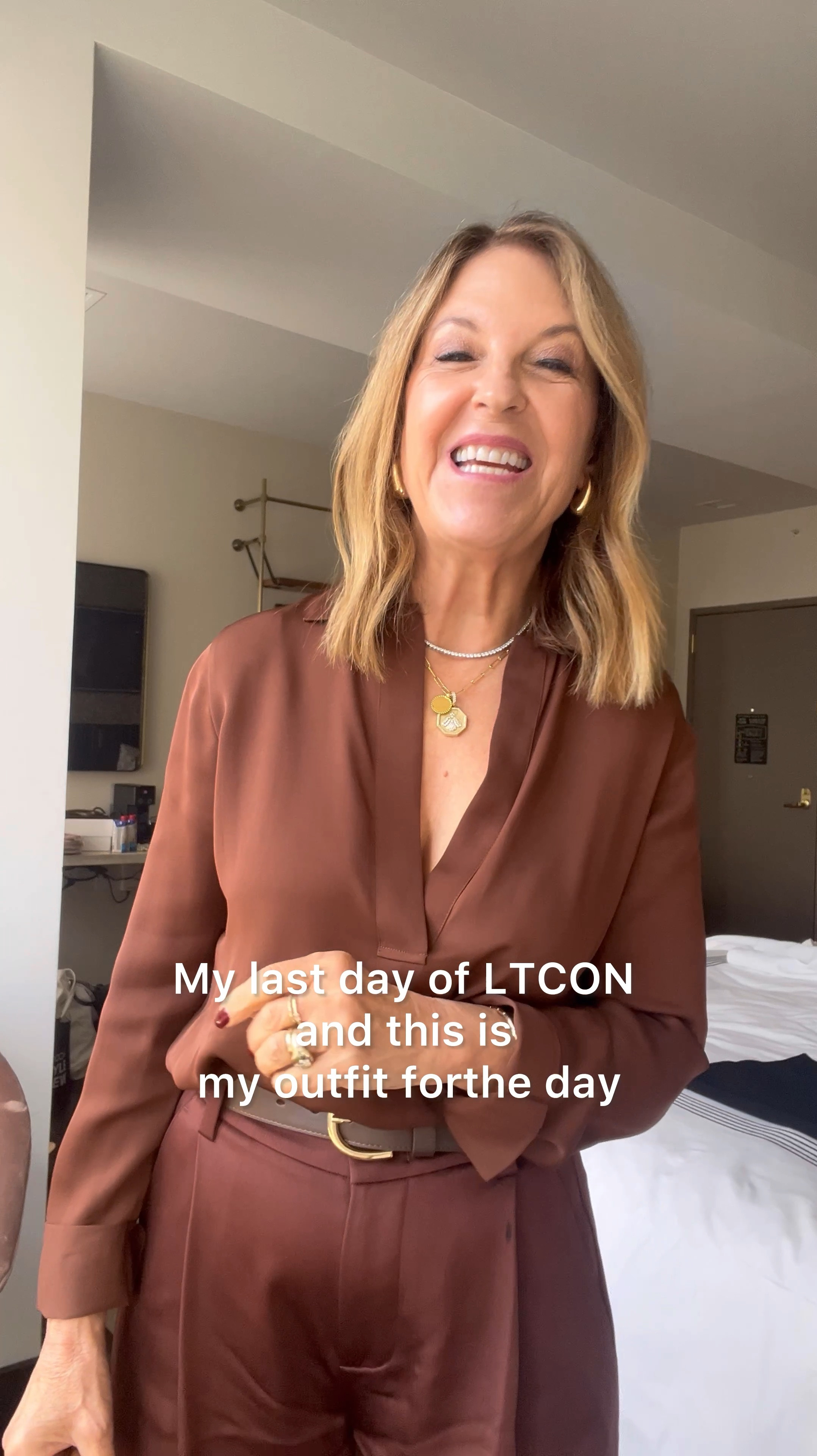 A gorgeous monochromatic outfit to wear for work or dinner. 
Top-xs
Pants-0 
Shoes-0

#LTKOver40 #LTKVideo #LTKCon