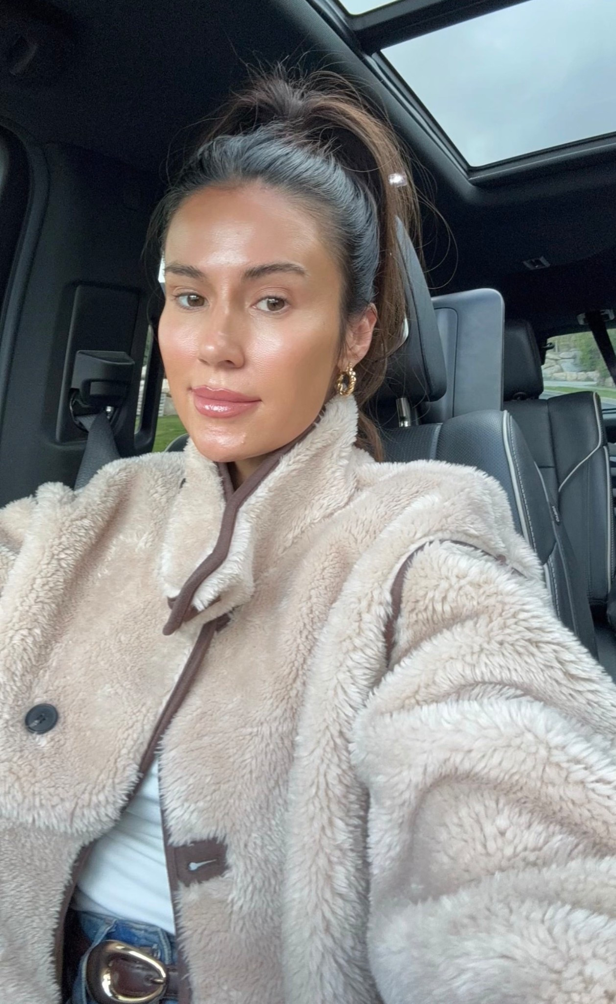 Faux fur coat from Amazon 🤎

Amazon fashion, Amazon finds, fall fashion, fall outfit 

#LTKStyleTip #LTKSeasonal #LTKFindsUnder100