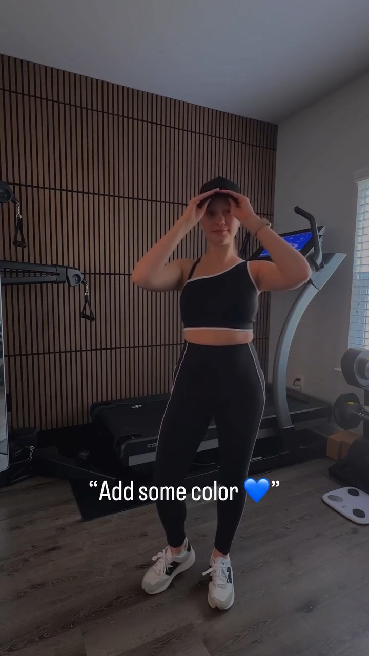 Didn’t think I’d love anything more than black… then came blue 💙
Launching this Saturday. @day1.fit 
https://liketk.it/63YVe
#Day1Fit #ActivewearStyle #momstyle