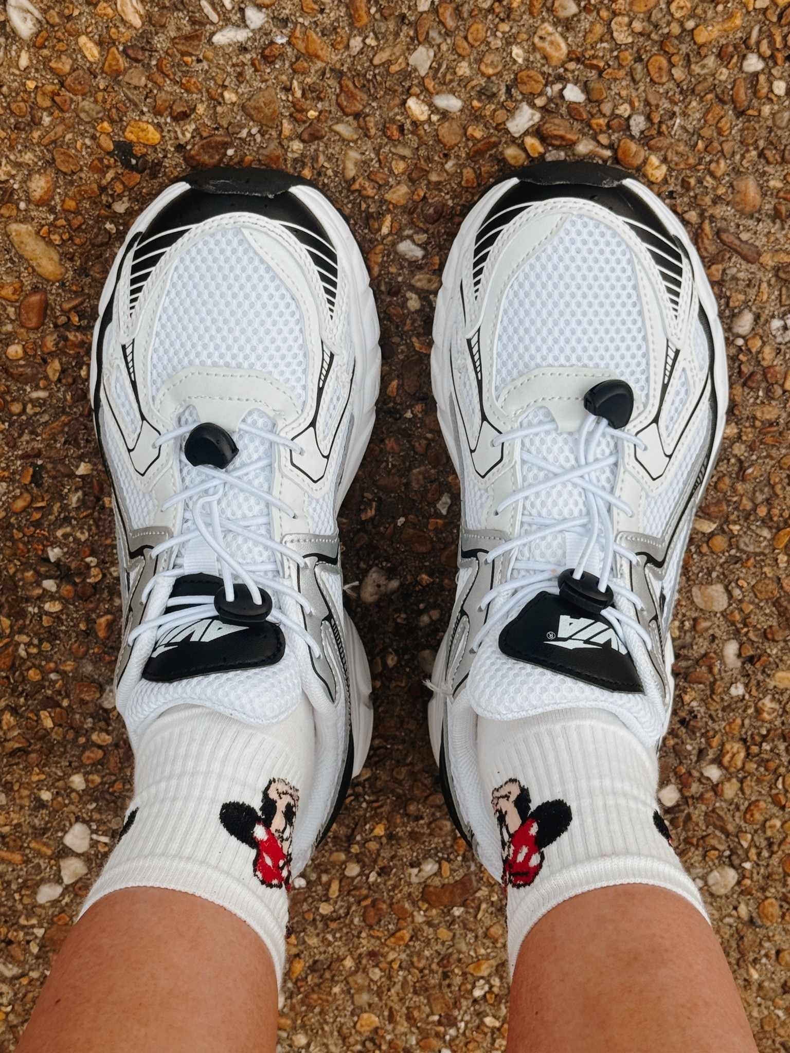 Walmart sneakers that look like they are $100