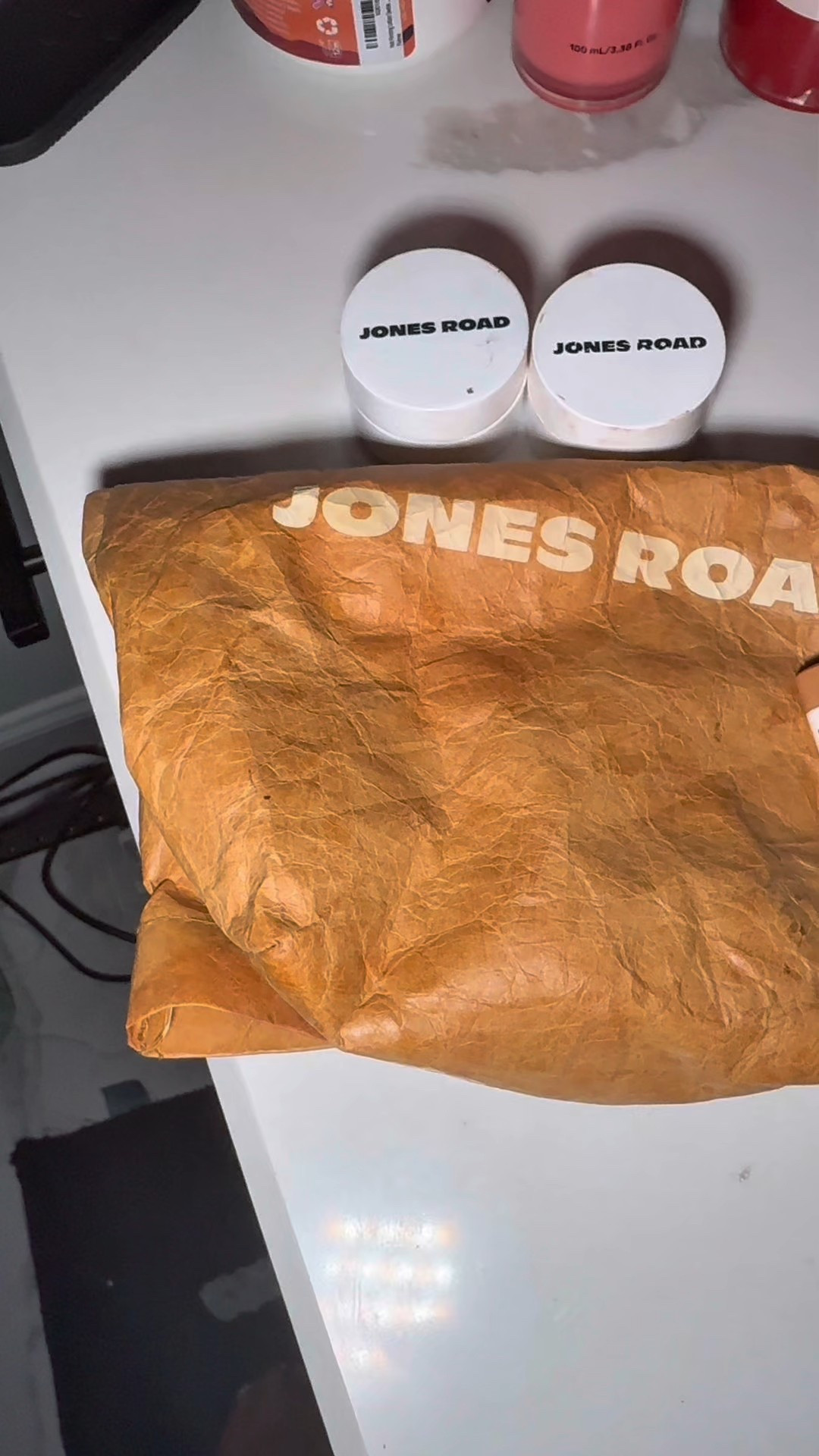 As a Professional Celebrity Make up Artist I love make up and here’s my #nomakeuplook done with #jonesroadbeauty a #cleanmakeup brand! ❤️💋 #myfab50sandbeyond #flyageless 

#LTKOver40 #LTKBeauty