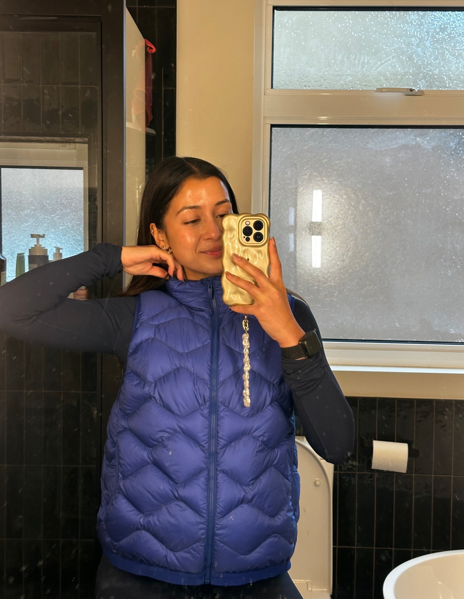 the cosiest gilet 💙🦋