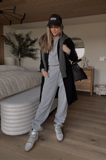 30 DAYS OF STYLING WHAT I OWN // DAY 11 of 30 : leveling up a sweatsuit

#LTKitbag #LTKshoecrush #LTKstyletip