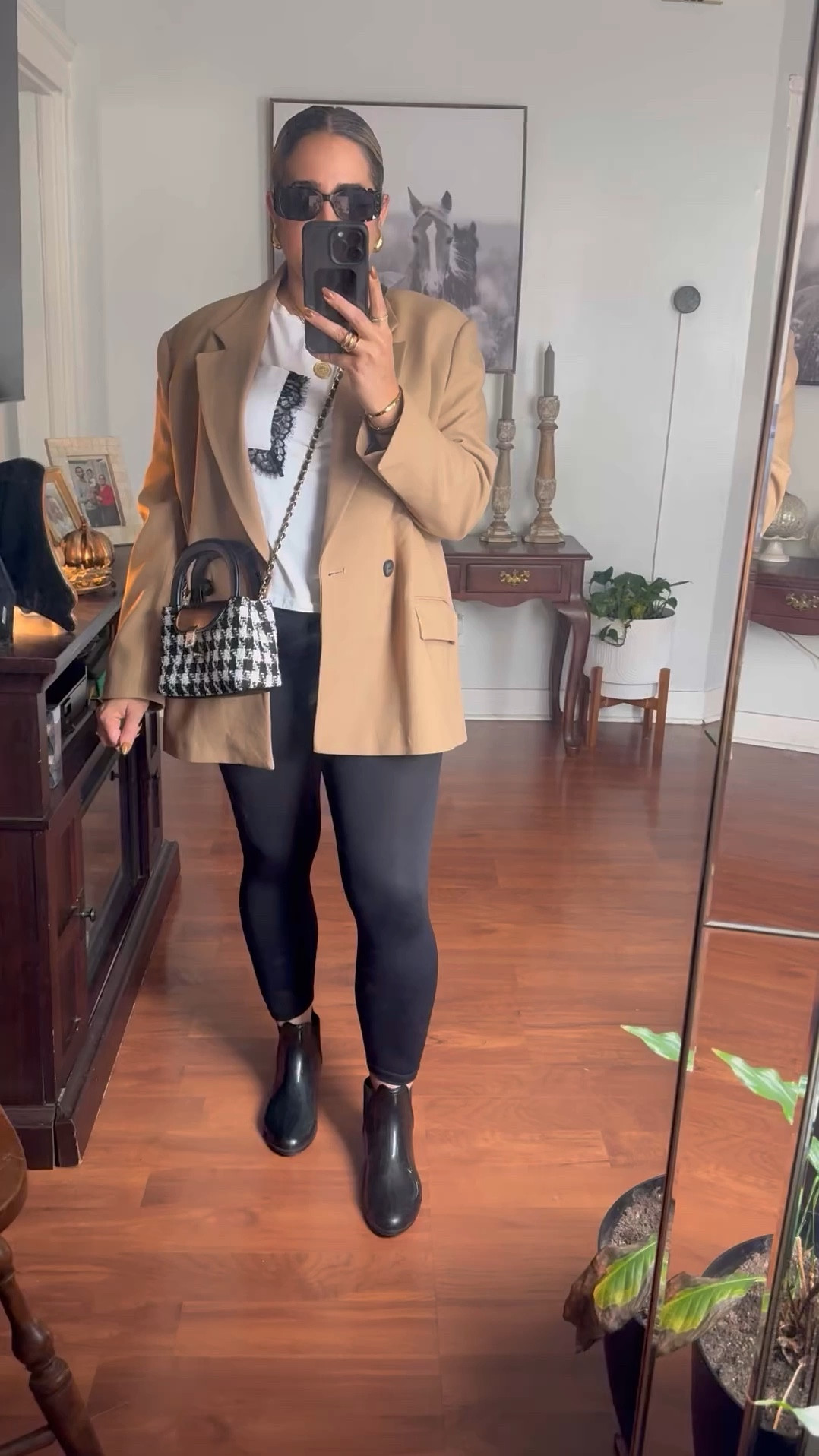 In love with this Fall fashion OOTD to run errands! It’s perfect as a Fall transitional look. Let me know your thoughts in the comments! I’ve linked similar items below!❤️❤️

#LTKVideo #LTKSeasonal #LTKStyleTip