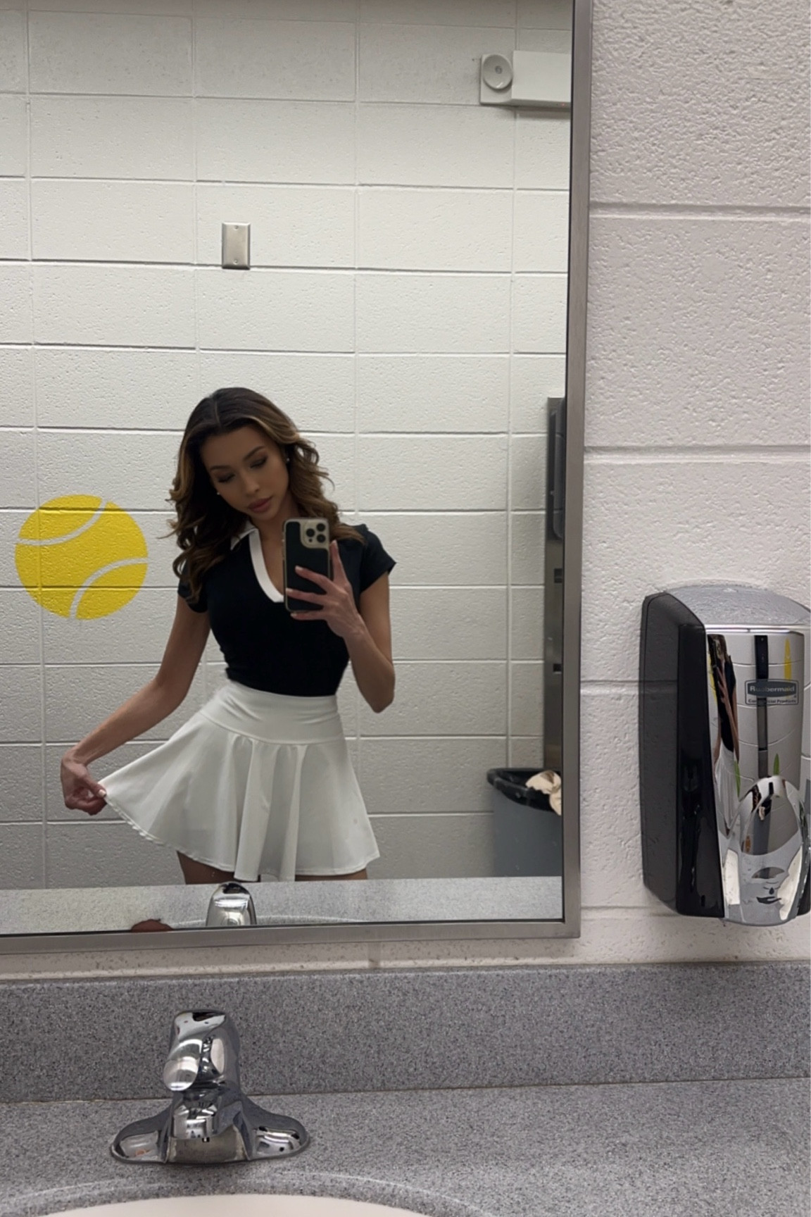 Tennis mom chic! 🎾
