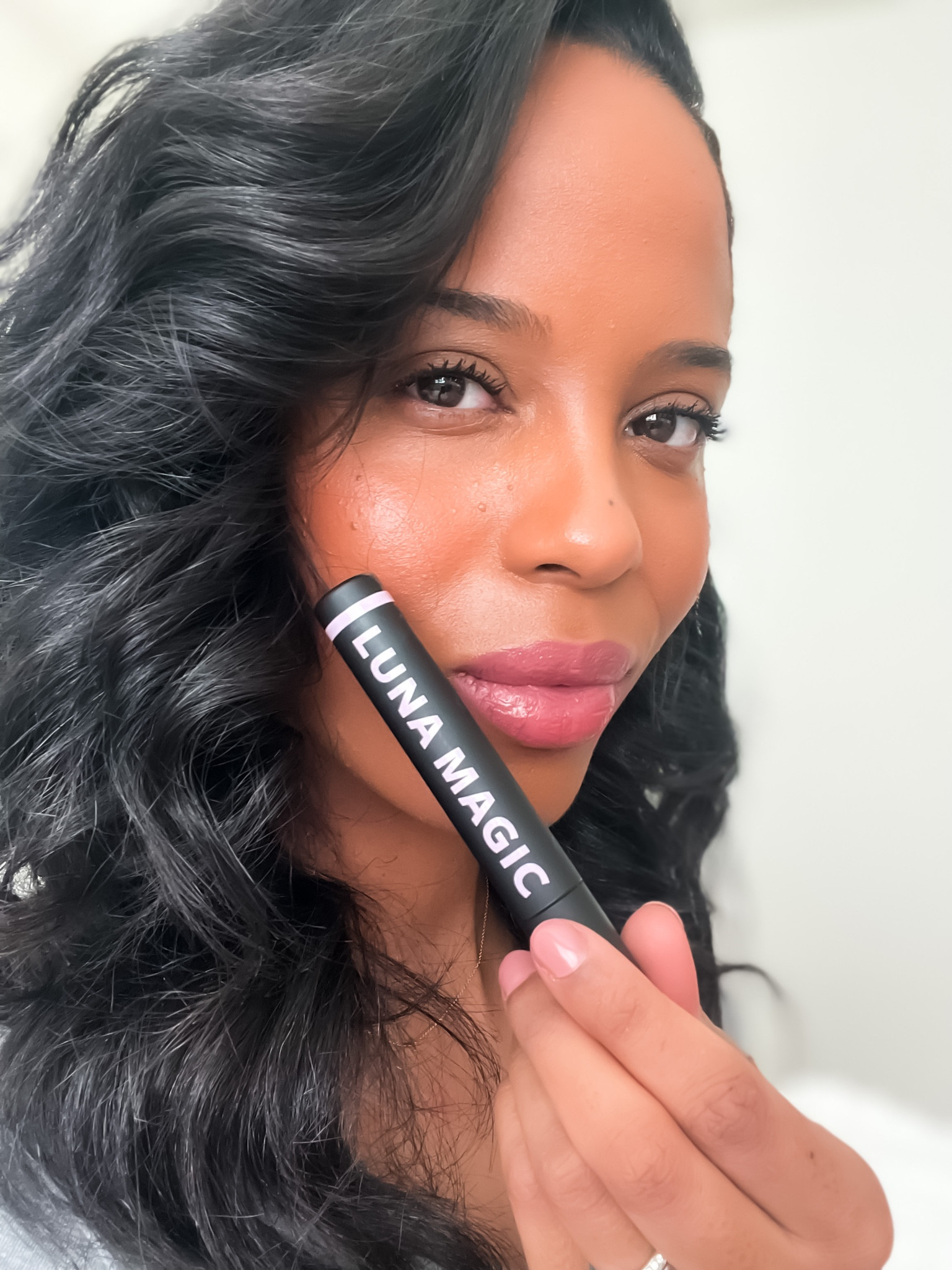 For longer lasting mascara I prep my lashes with Luna Magic lash primer 🥰🤩 Follow me @tatianatoomer for more beauty tips! Makeup, mascara, best mascara, makeup bag

#LTKbeauty #LTKSeasonal #LTKFind