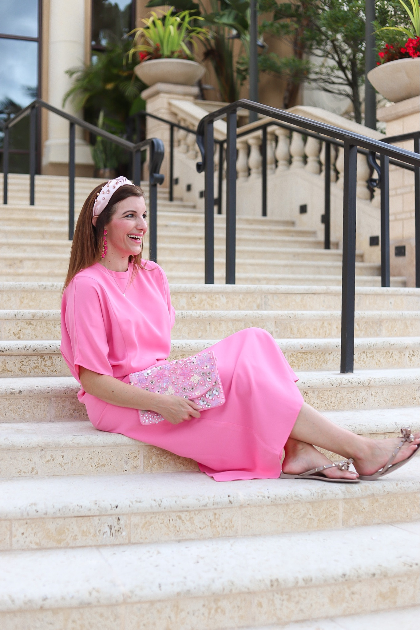 Thank you @shopcarolinehill for styling this look for my arrival at @fsorlando. I wore it all day and dressed it up with the headband and clutch for dinner. Do you love a wardrobe piece that you can wear all day? This dress is it, ultra comfy, chic and trendy. 

#LTKunder100 #LTKstyletip #LTKitbag