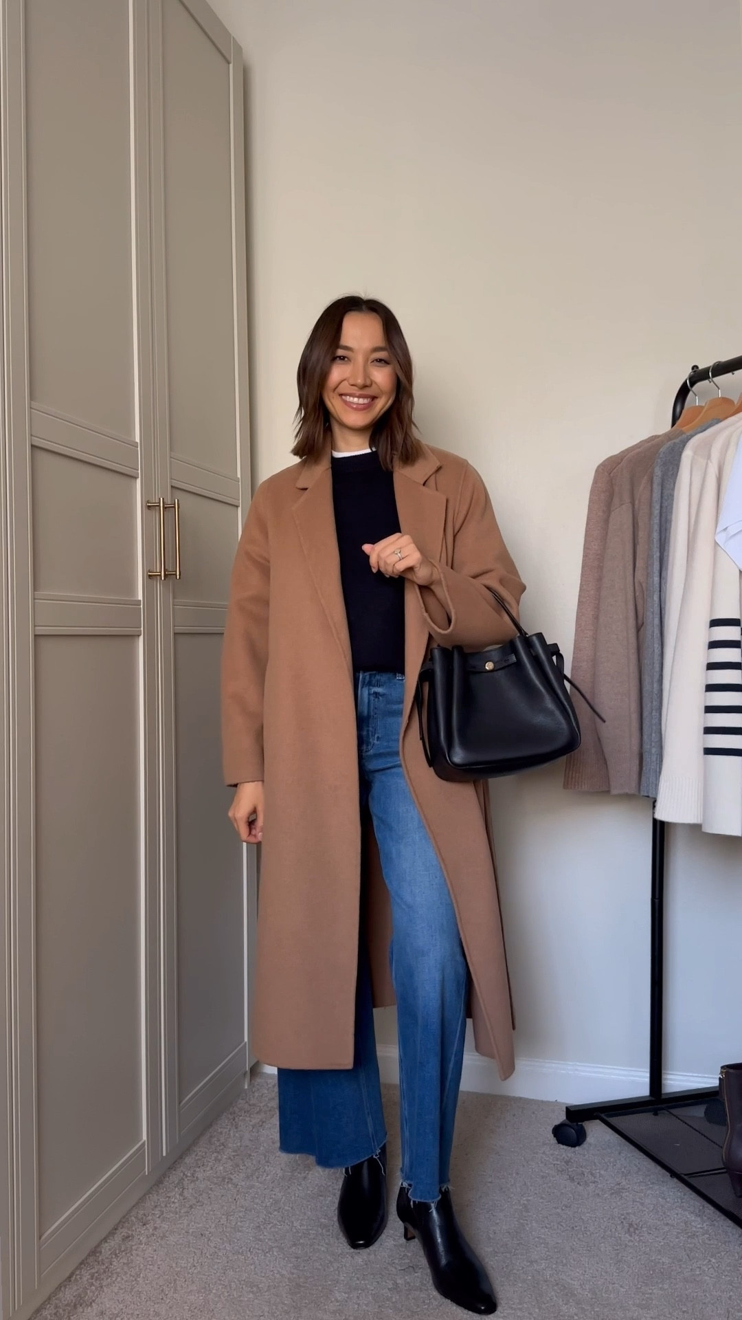 Minimal fall/winter outfit with boots 

Br cashmere sweater — xs, 40% off 
Paige anessa jeans — 30% off 



#LTKStyleTip