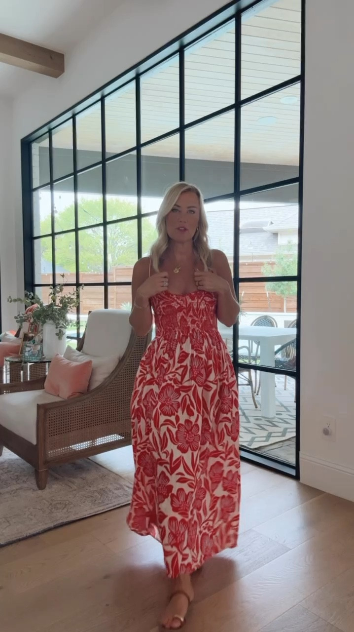 Social Threads new arrivals are here! And code SUGARPLUM10 saves you 10%

Dress is a size xs

#LTKOver40 #LTKFindsUnder100 #LTKSaleAlert