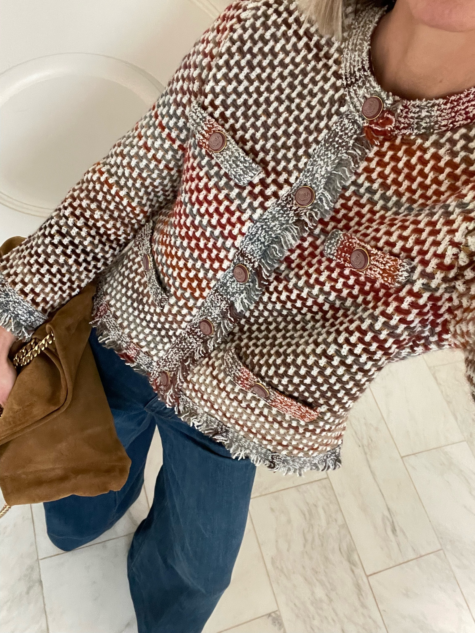 Today's fall outfit. I'm wearing size small in my jacket and true size in jeans size 25. 