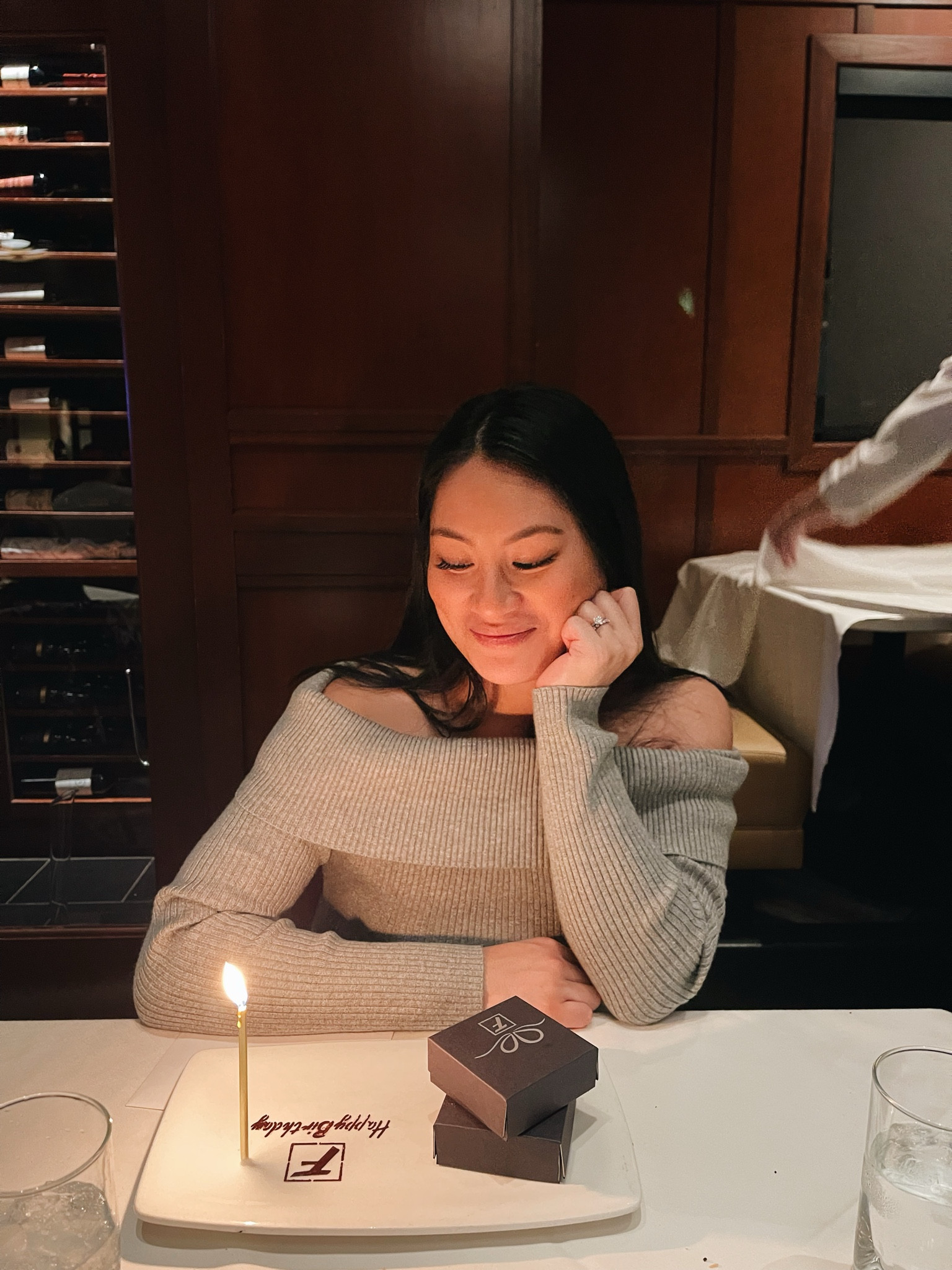 Birthday dinner outfit ✨🤍

Over the shoulder dress, knit dress, dinner outfit, birthday dinner outfit

#LTKstyletip #LTKMostLoved #LTKbump