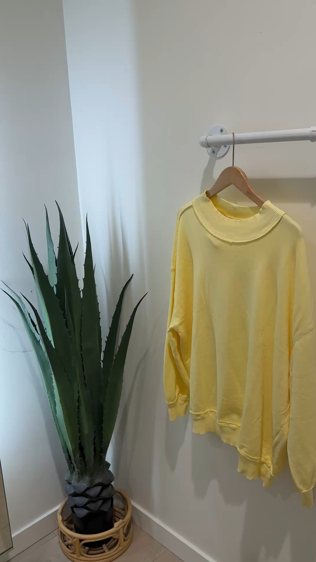 South moon under haul 

#LTKSeasonal #LTKOver40