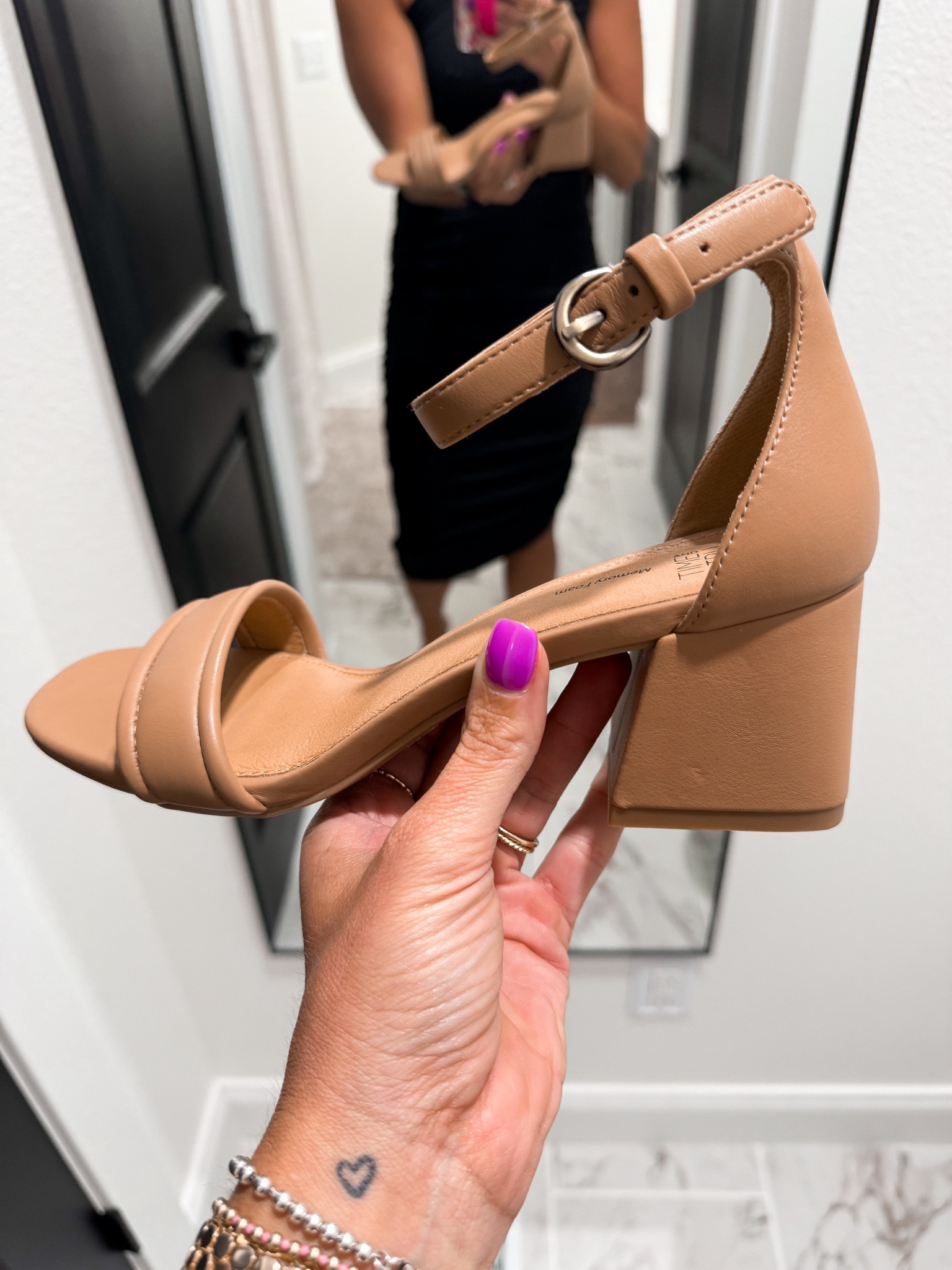 The cutest heels! Tts 8!


#WalmartFashion @WalmartFashion #walmartpartner @walmart

#LTKStyleTip #LTKShoeCrush #LTKFindsUnder50