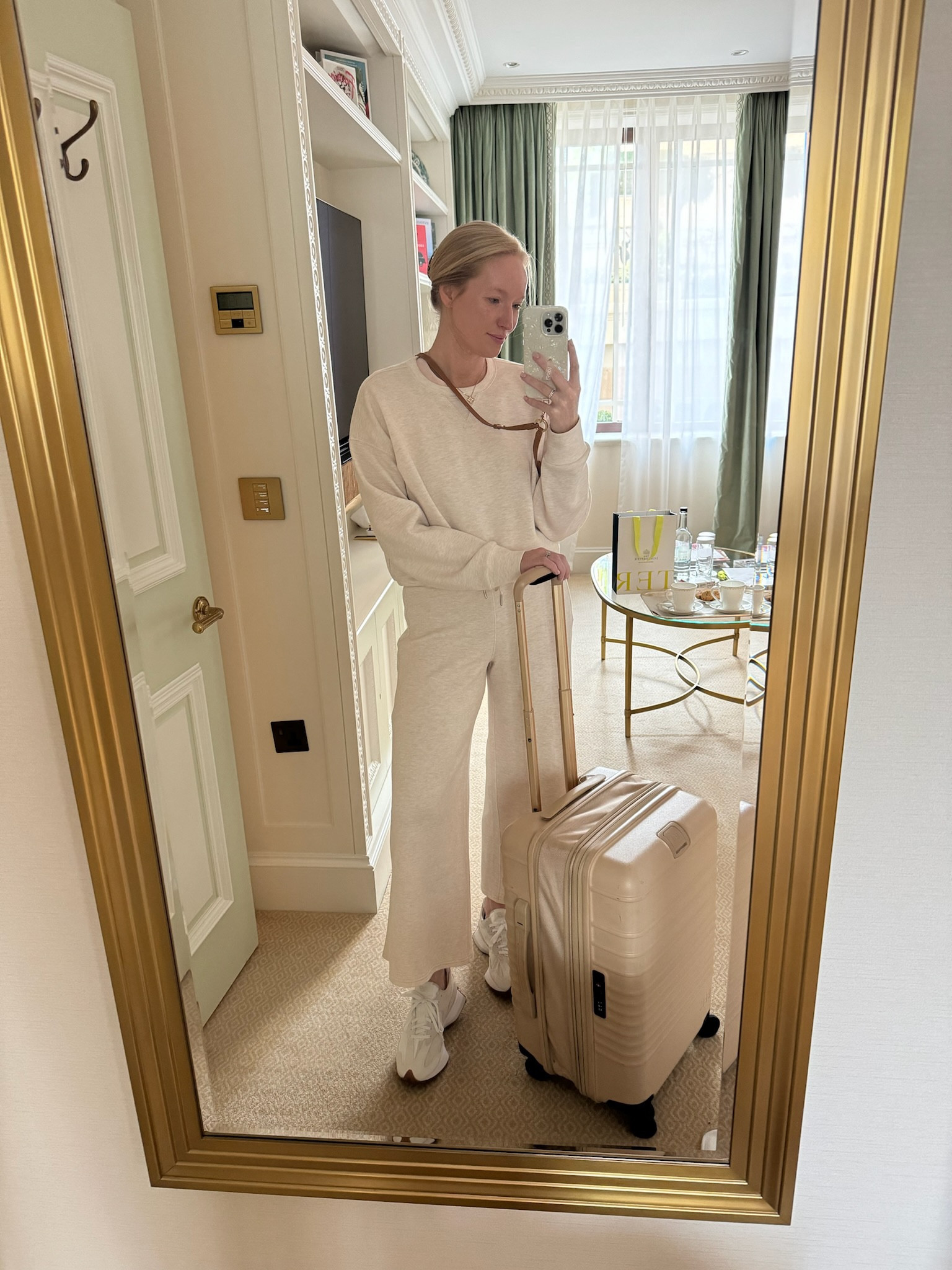 London travel outfit! Athleisure // comfy outfits // loungewear // travel outfits 

#LTKSeasonal #LTKStyleTip #LTKTravel