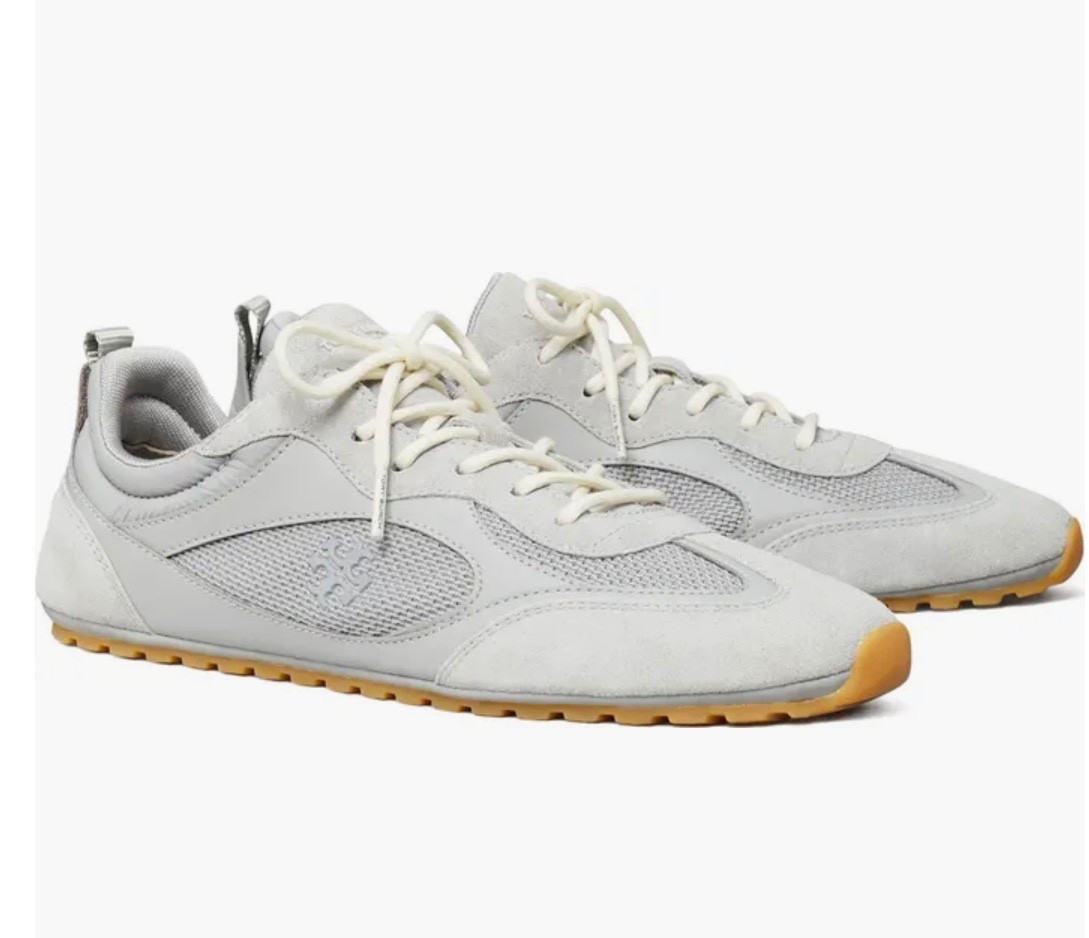 Field Sneaker
Tory Burch

Tonal logo embellishments add a signature flourish to a suede and mesh sneaker that's a sporty-chic favorite

#LTKWorkwear #LTKActive #LTKTravel