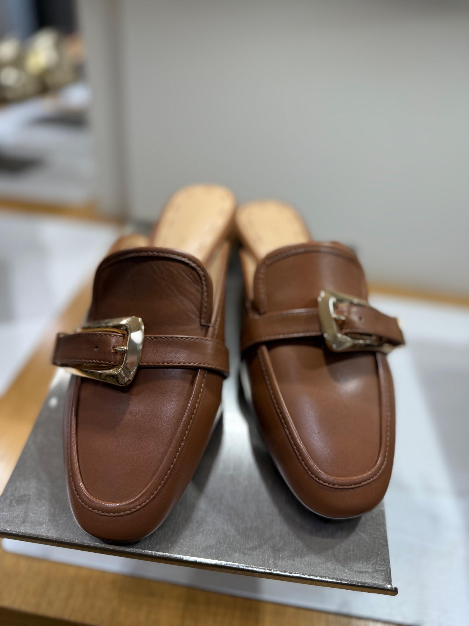 Tan loafer with oversized gold buckle perfect for Springs and Autumns

#houseofcolour #hoc #houseofcolourpflugerville #houseofcolourusa #coloranalysis #houseofcolouraustin #hocautumn #hocspring 

Dillards 

#LTKShoeCrush #LTKWorkwear #LTKStyleTip