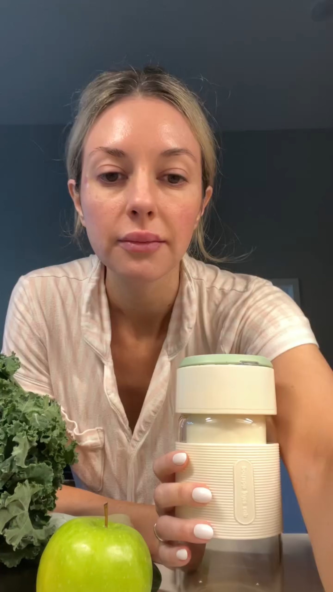 Currently in my “fresh juice at home” era and this individual juicer makes it way too easy. Small, portable, and actually cute enough to leave on the counter. Perfect for quick morning blends before a workout.
#healthyhabits #freshjuice #morningroutines