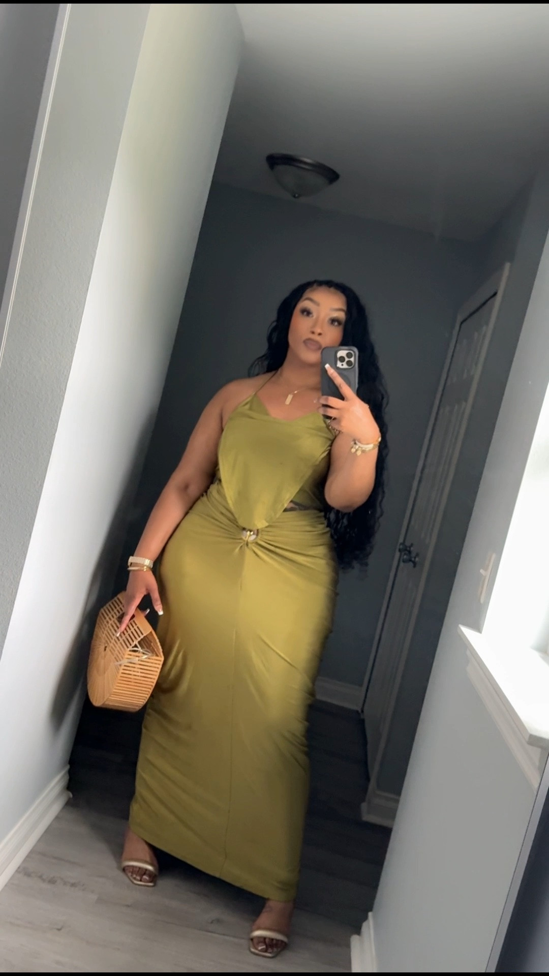 Hey Beauties 🩷

Quick OOTN, official video coming maybe tomorrow vs Monday? Skirt and top are a size medium, the stretch is realllllll 🔥💚✨

I’m 5’8 230 pounds for sizing reference

#LTKgrwm #LTKootd #LTKMidsize