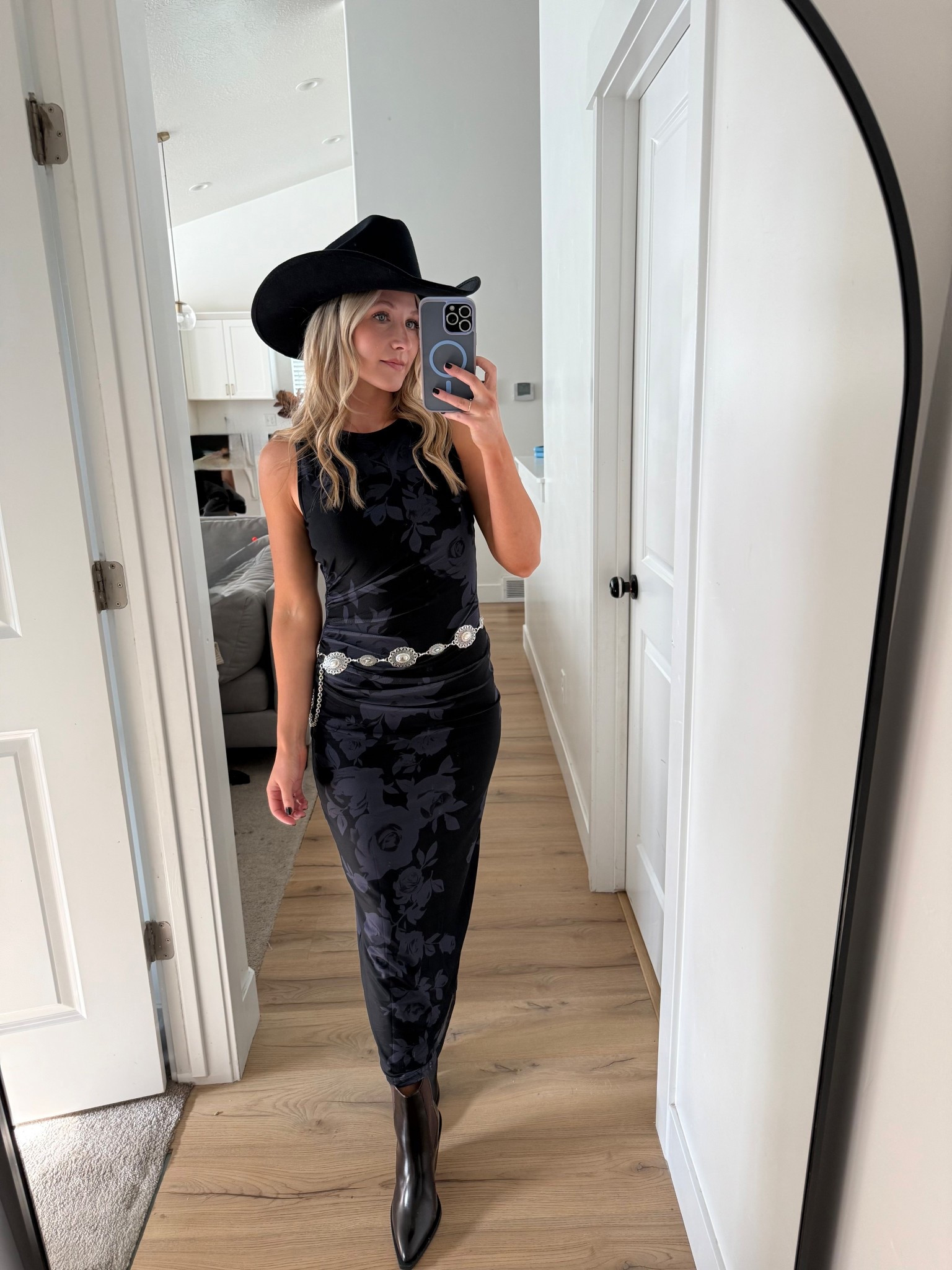 🤠🖤🖤🖤 #blackdress #countryconcert #redwest #westernchic #amazondress

Size small
Boots 7 1/2

#LTKSeasonal #LTKFindsUnder50 #LTKU