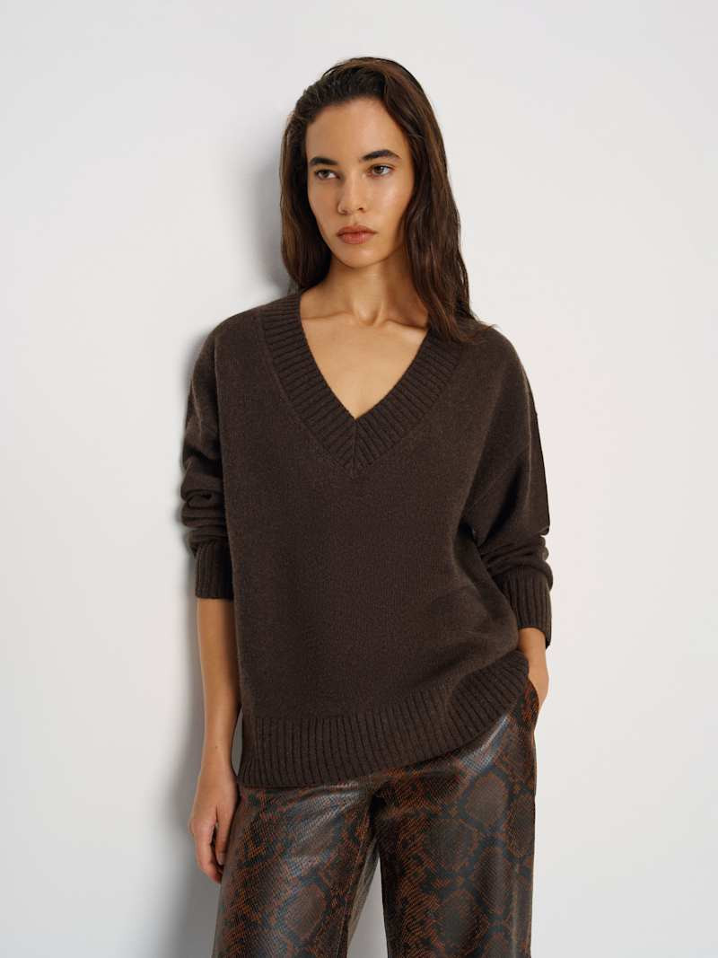 Jadey Cashmere Oversized V-neck Sweater | Reformation (Global)