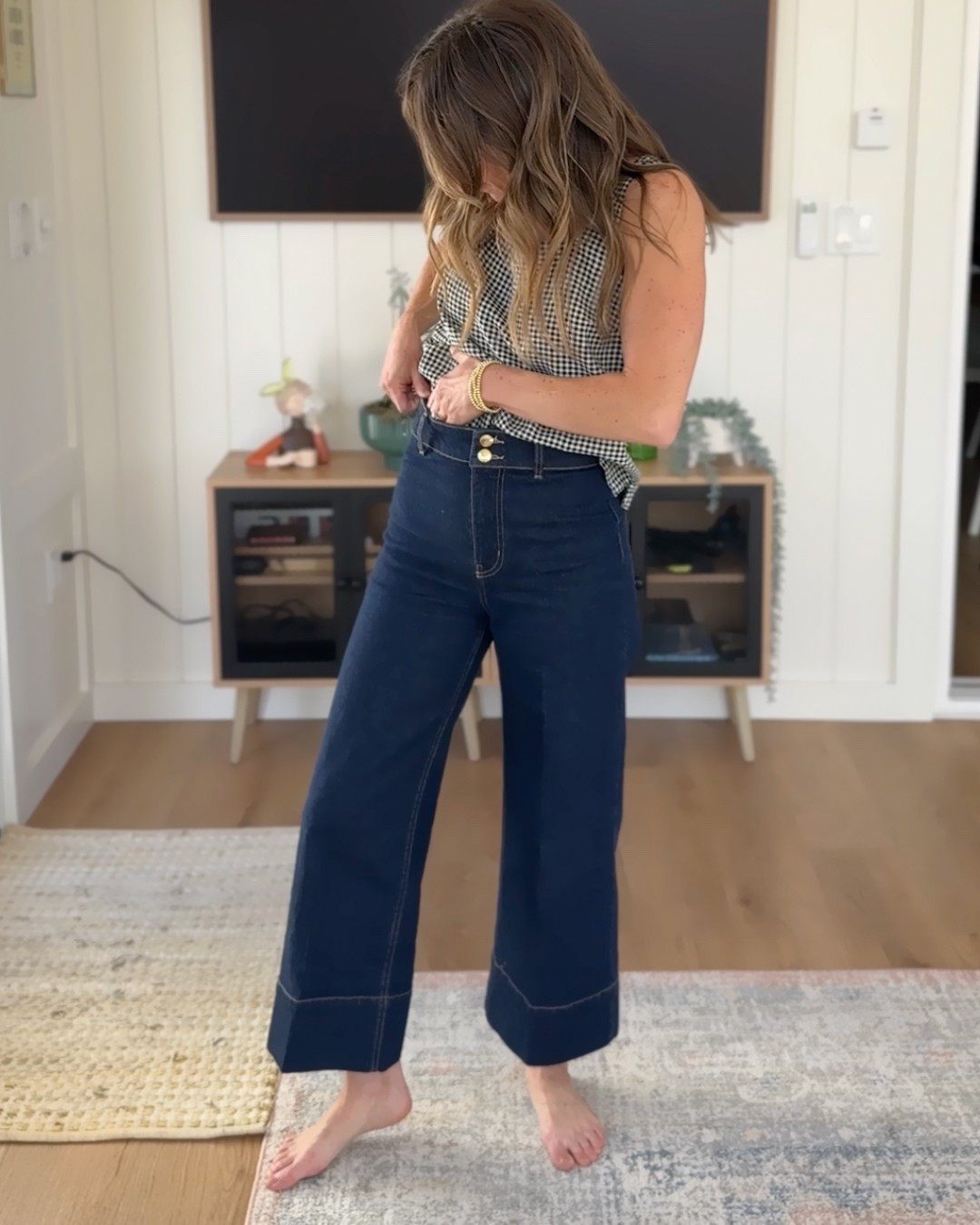 These dark wash wide leg cropped jeans are fantastic! They are only $35 and fit like a dream. You’ll need to size up one. I am in a two here and normally am a 0. ✨✨✨

#LTKPetite #LTKFindsUnder50 #LTKOver40