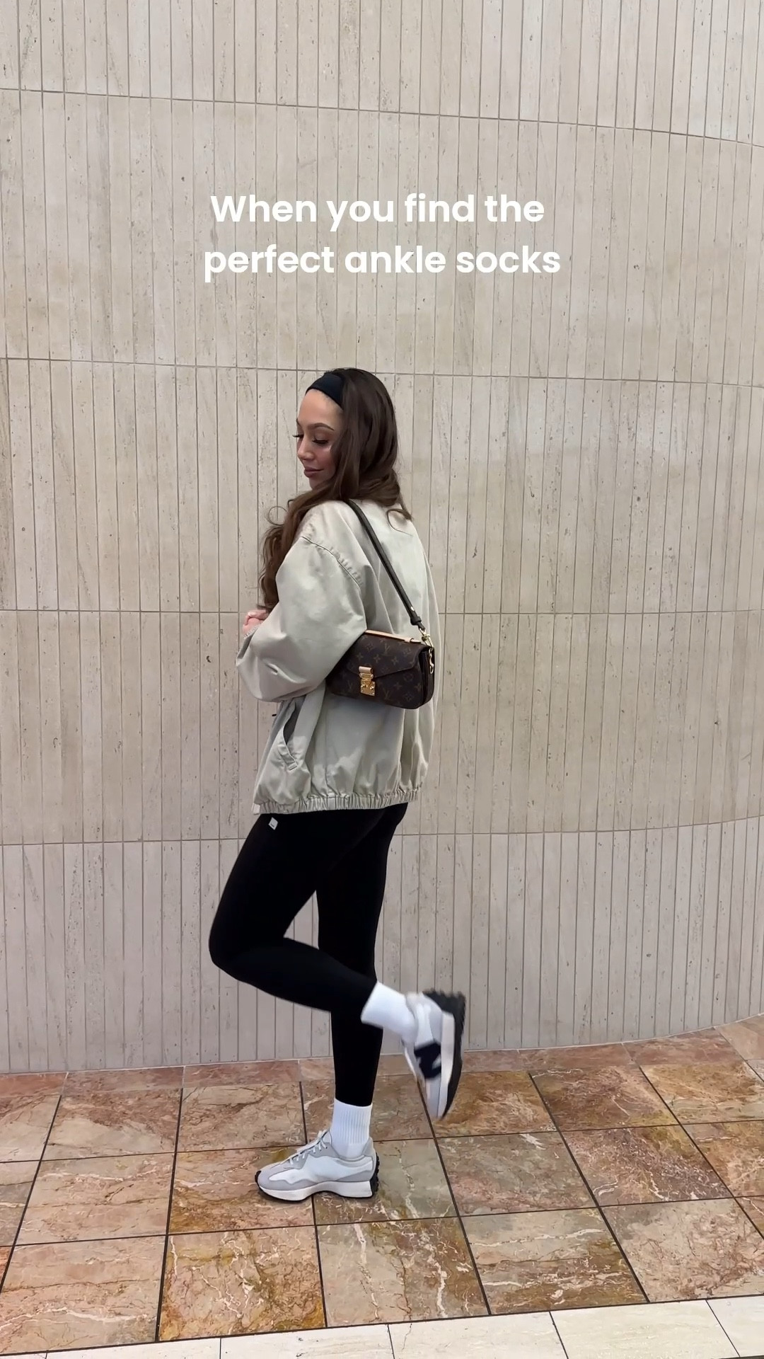 Best ankle socks!! The perfect socks for wearing with yoga pants. 



Ankle socks, short socks, my styled life, aritzia socks, casual outfit socks, socks to wear with leggings, socks to wear with yoga pants. 

#LTKootd