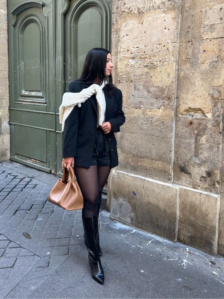 How to dress like a Parisian ? As you see you don’t need a béret : just an oversized blazer, high boots, white jumper and a Polène bag. This are my fashion essentials as a Parisienne. And they can be yours too. 

#falloutfit #falloutfits #polene #parisienne #parisianstyle #howtobeparisian #frenchstyle #outfitideas #outfitidea 

#LTKunder100 #LTKSeasonal