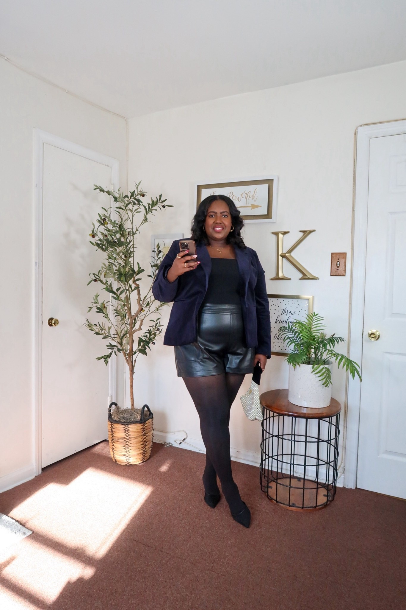 Free Assembly  Single Breasted Velvet Blazer

#LTKFindsUnder50 #LTKSeasonal #LTKPlusSize